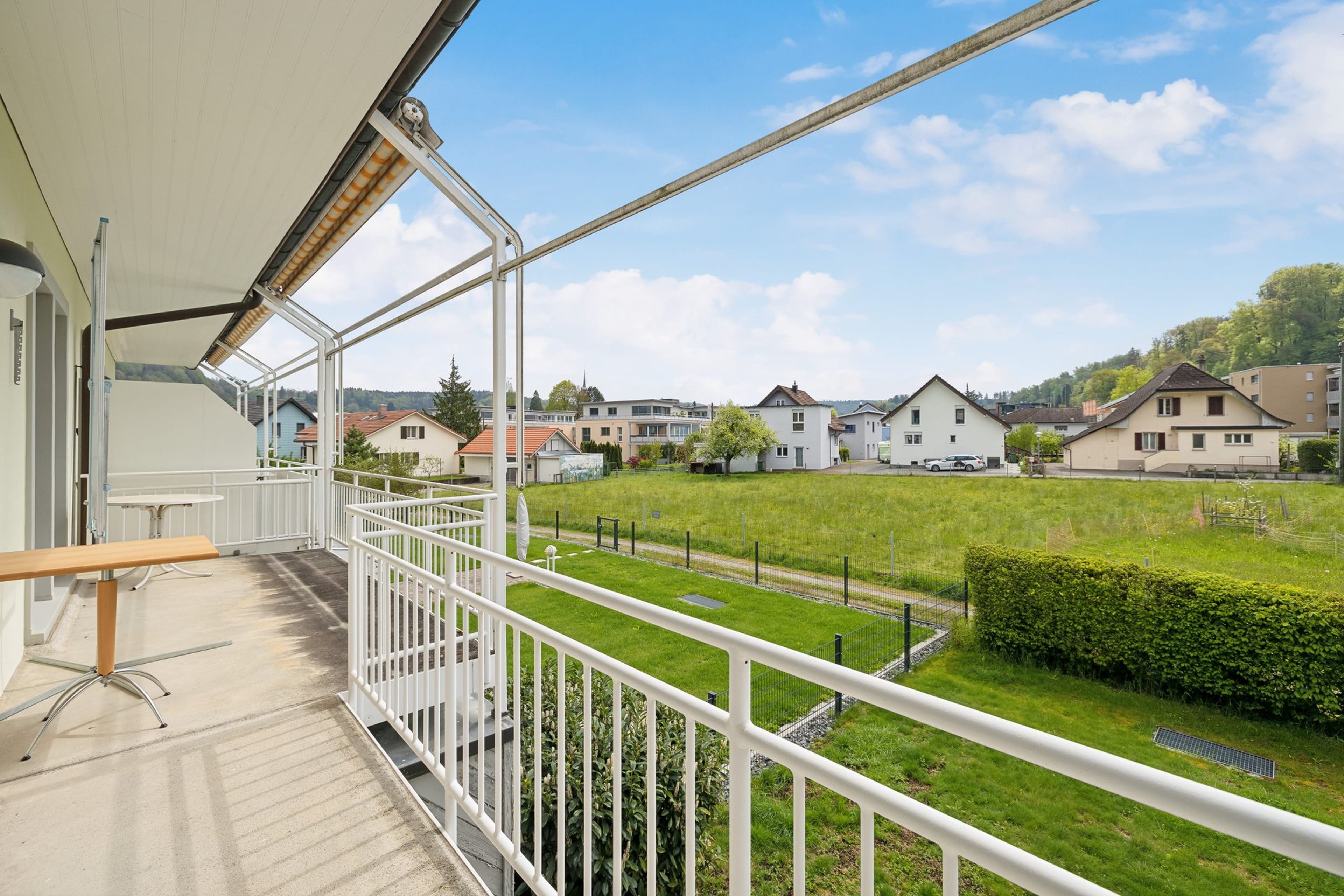 Schöne Wohnung mit grosszügigem Balkon - 1