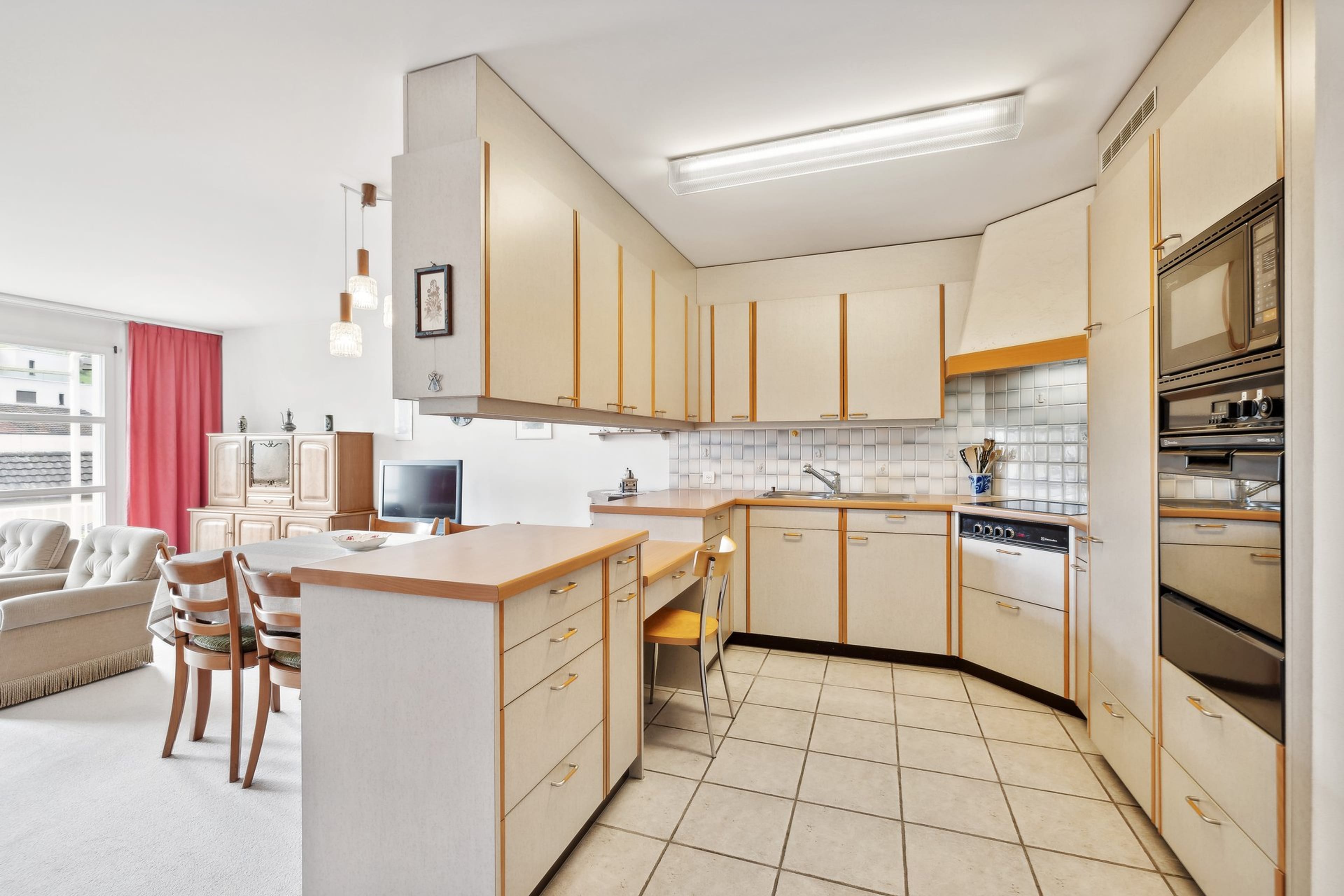 Schöne Wohnung mit grosszügigem Balkon - 8