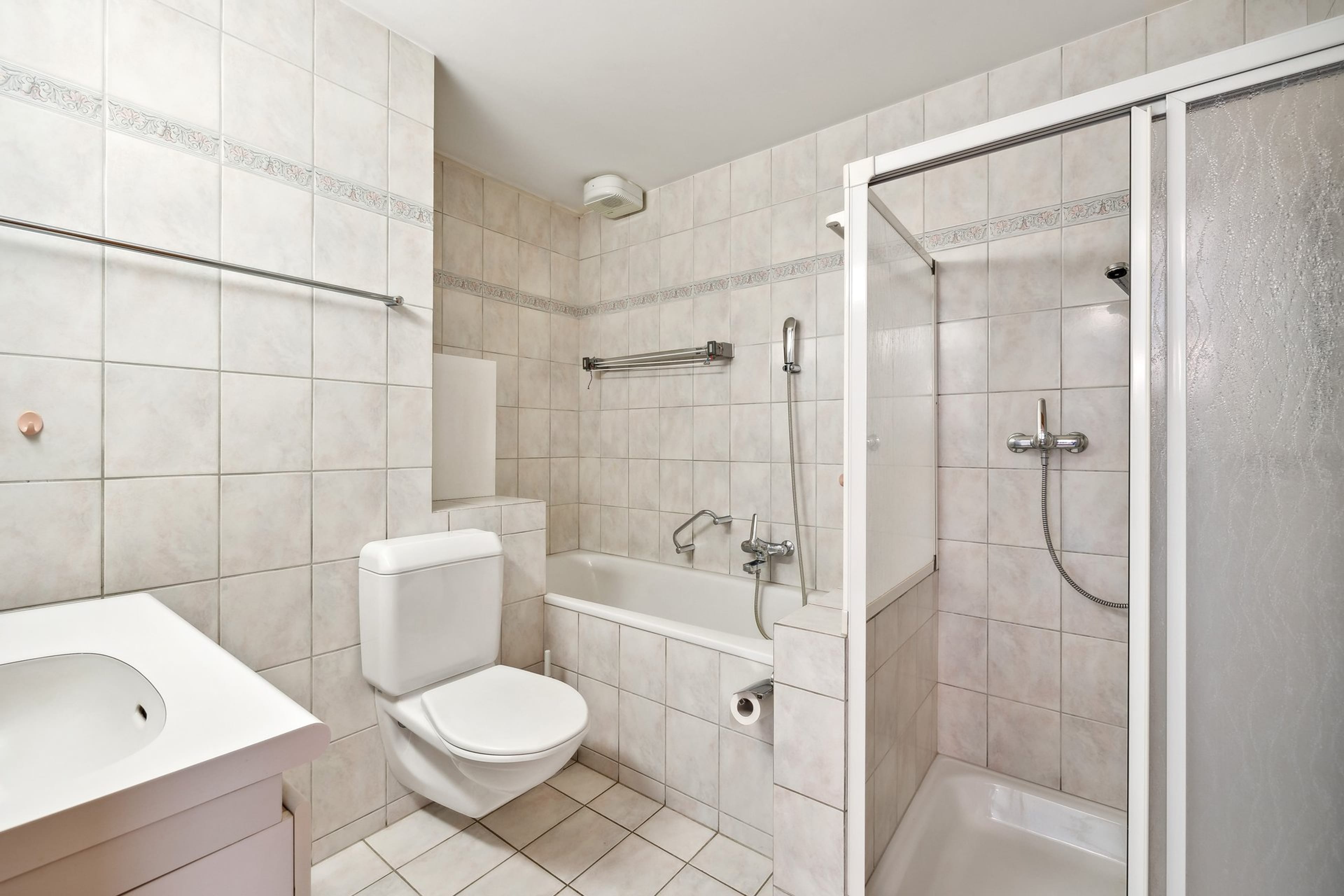 Schöne Wohnung mit grosszügigem Balkon - 4