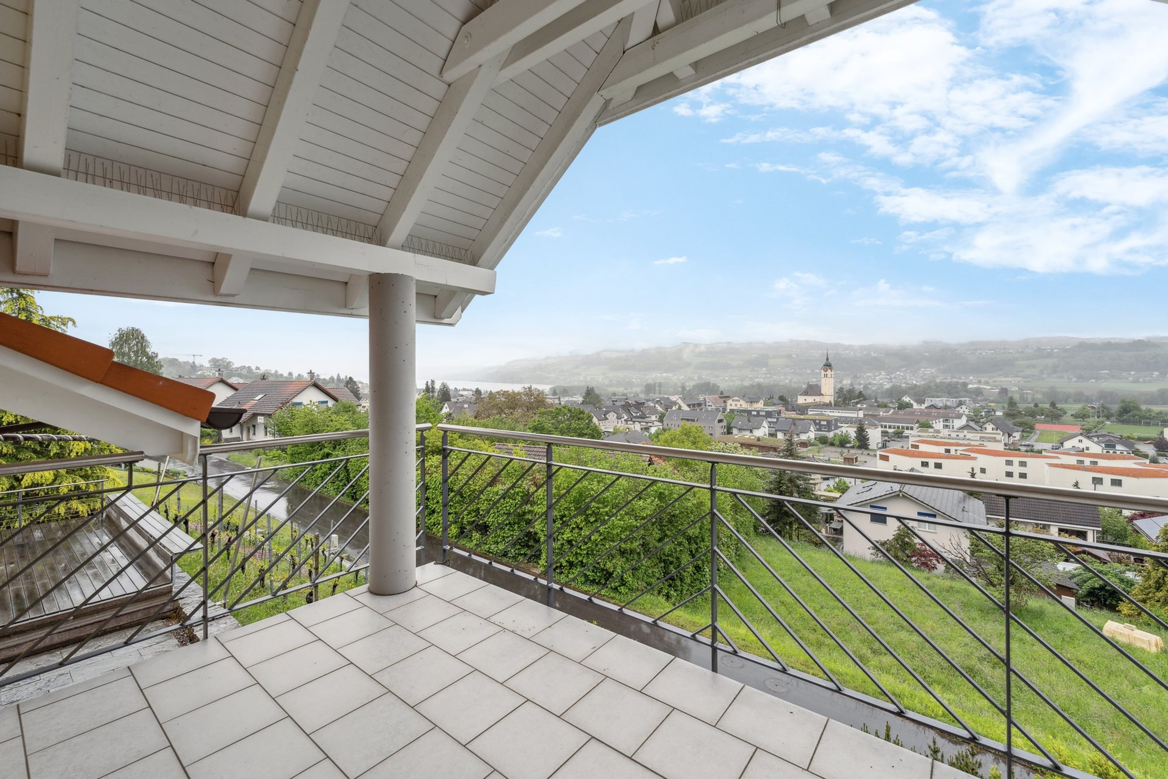 Landhaus mit Eleganz, Ruhe und Seesicht - Bild 3