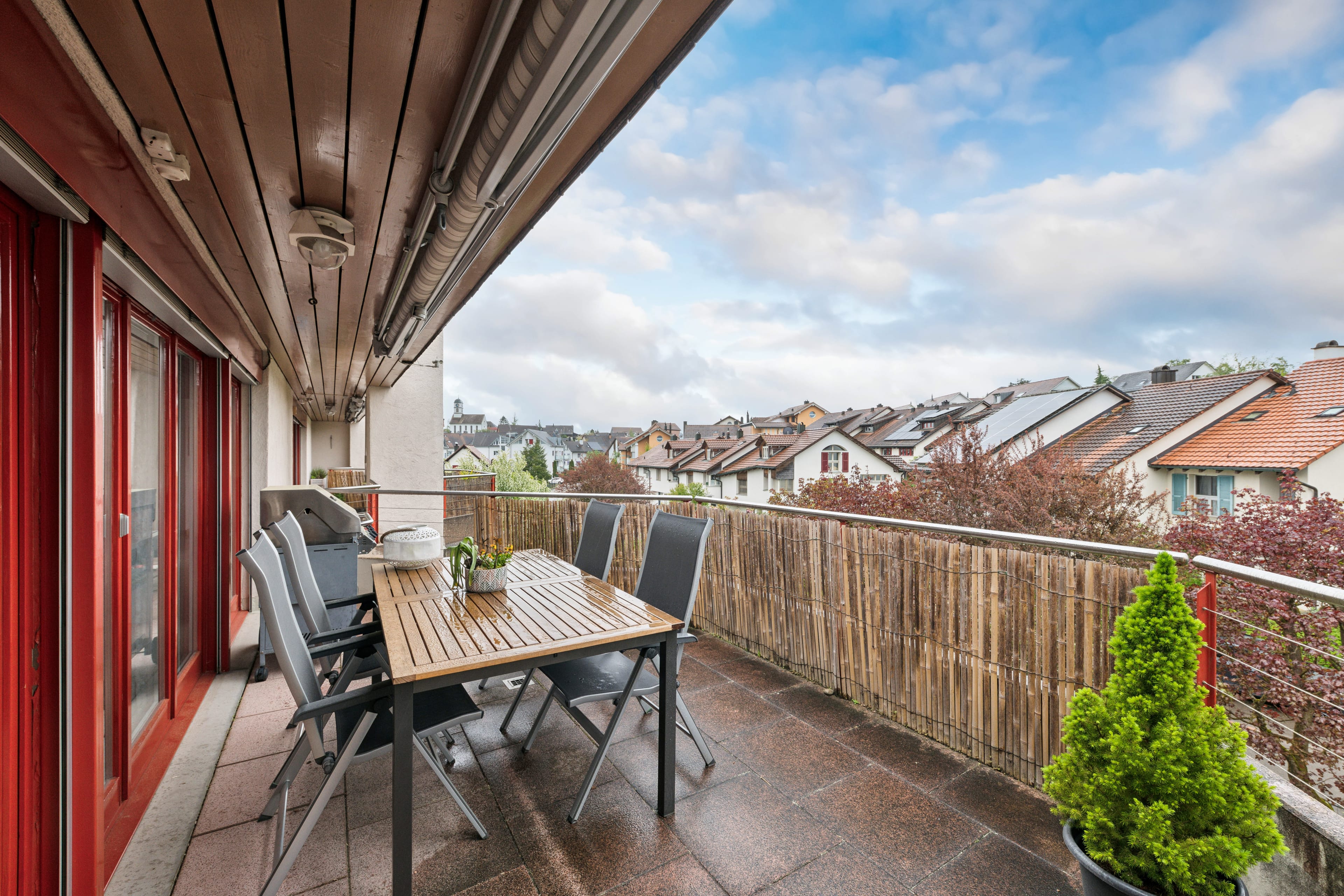 Den Sommer auf den Terrassen der hellen Attika- Maisonette in Henggart geniessen? - Bild 2