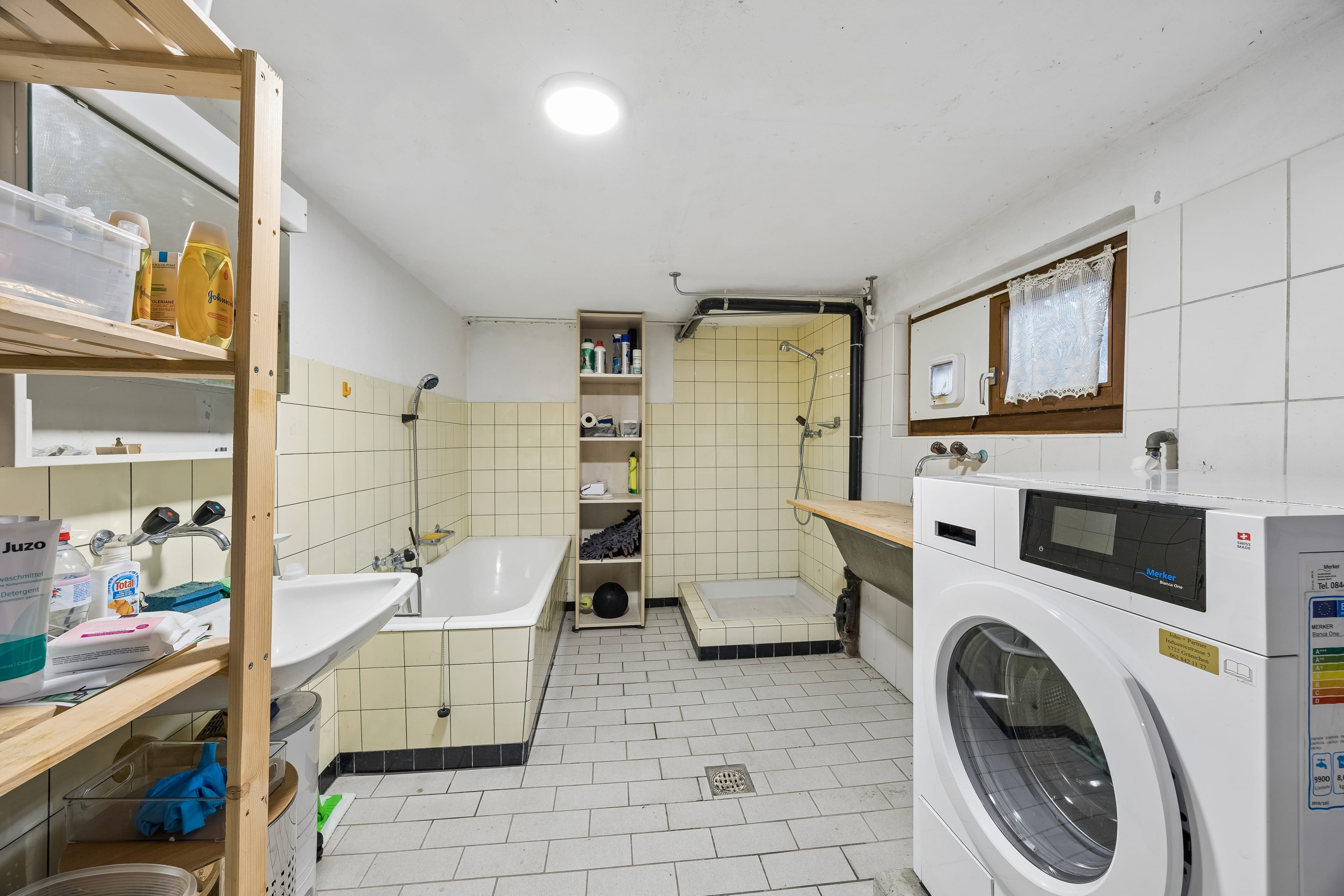 Einfamilienhaus mit Gartenidylle, grossem Aussenbereich und spannendem Ausbaupotenzial - 32