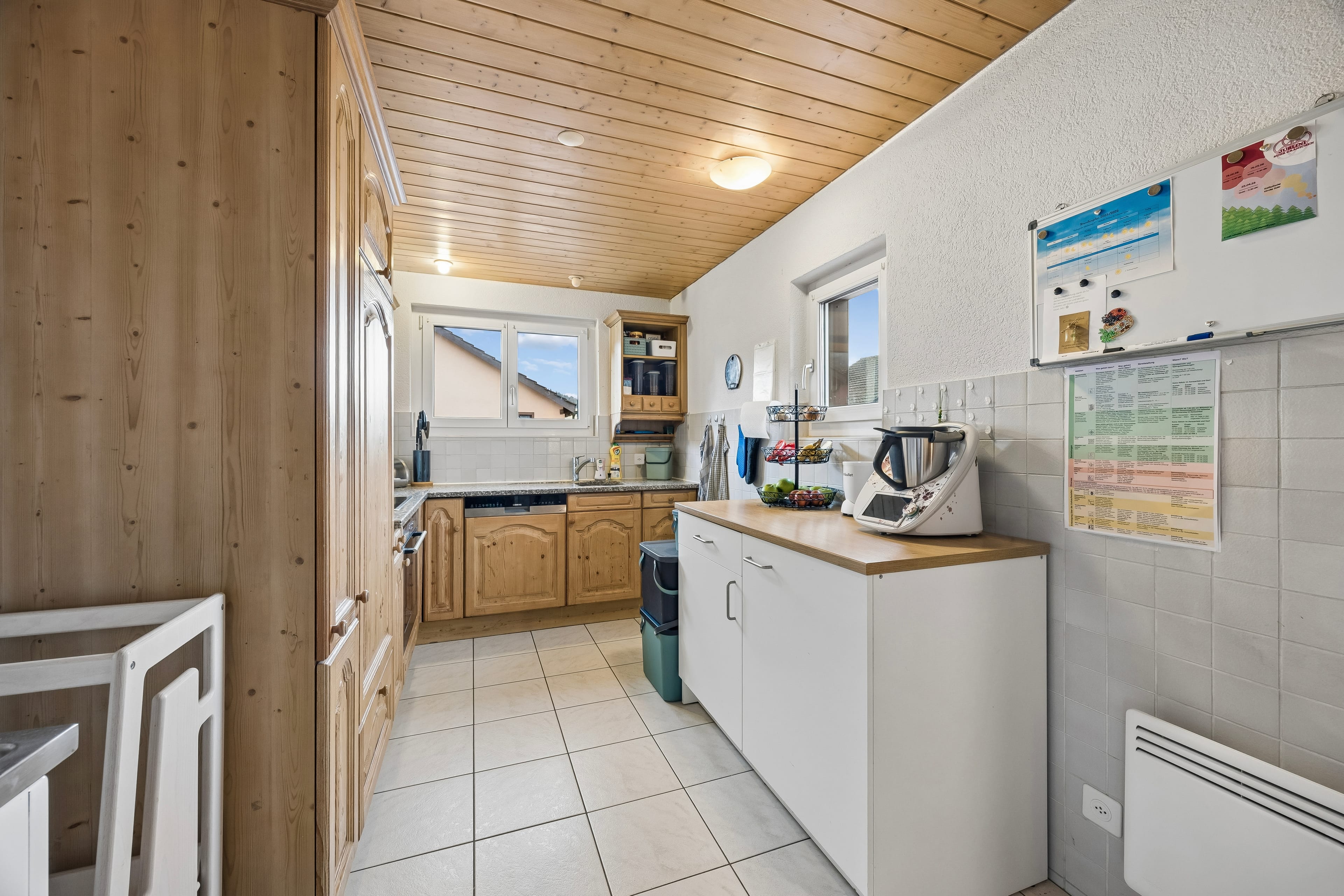 Einfamilienhaus mit Gartenidylle, grossem Aussenbereich und spannendem Ausbaupotenzial - 17