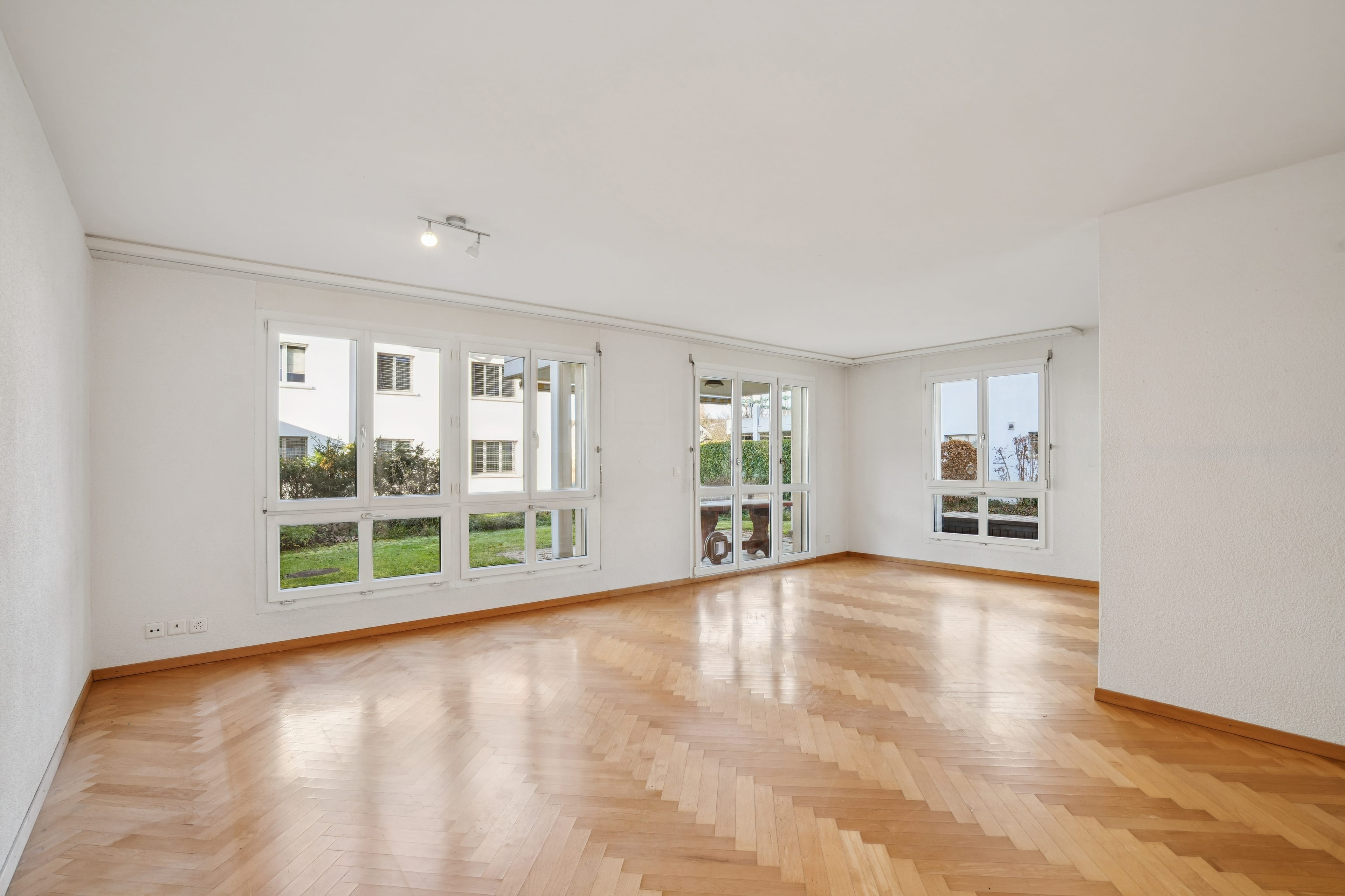 Familienfreundliche Gartenwohnung in Volketswil – 4.5 Zimmer zum Entspannen - 6