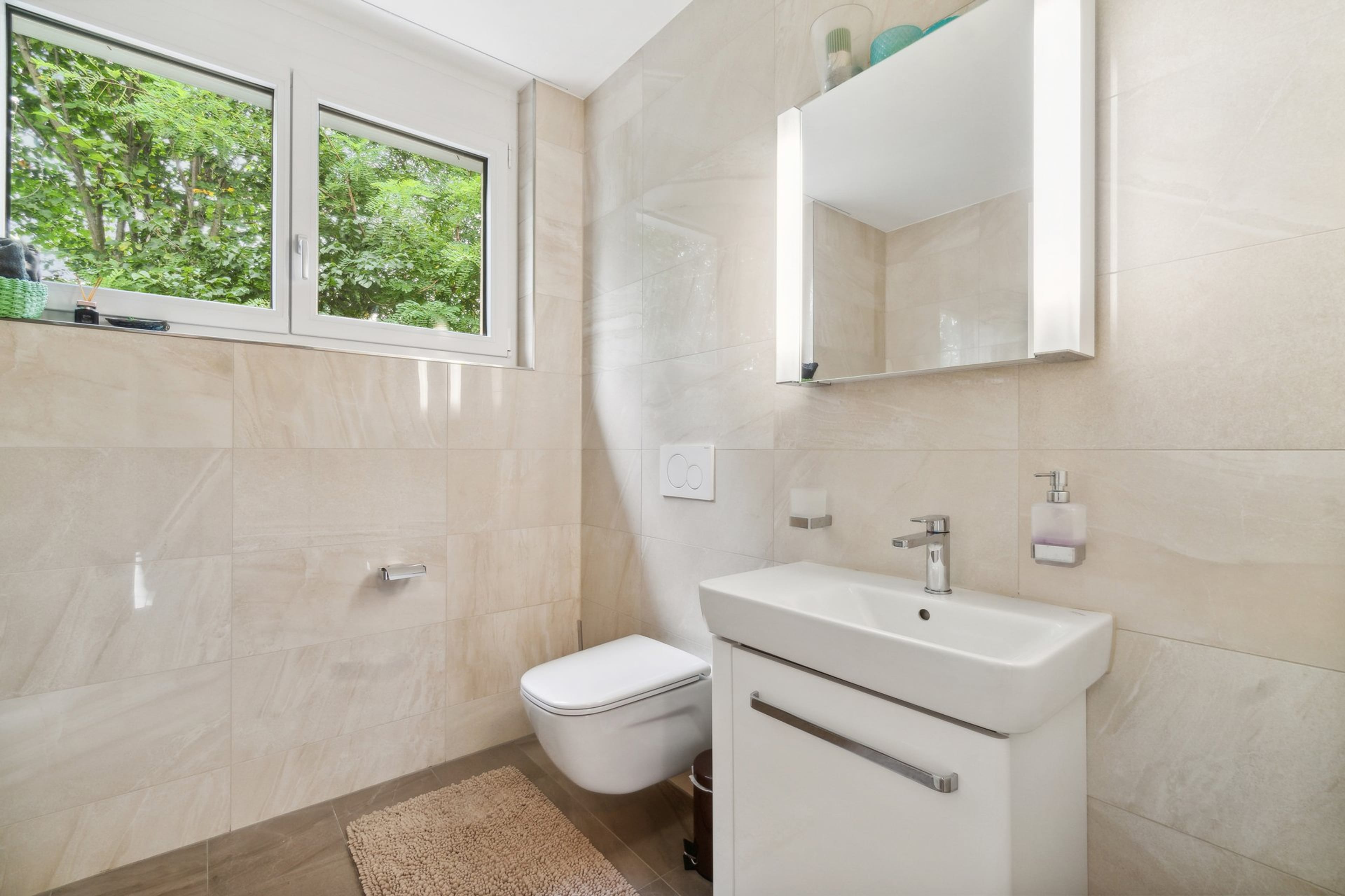 Zentrale und helle Wohnung - 9