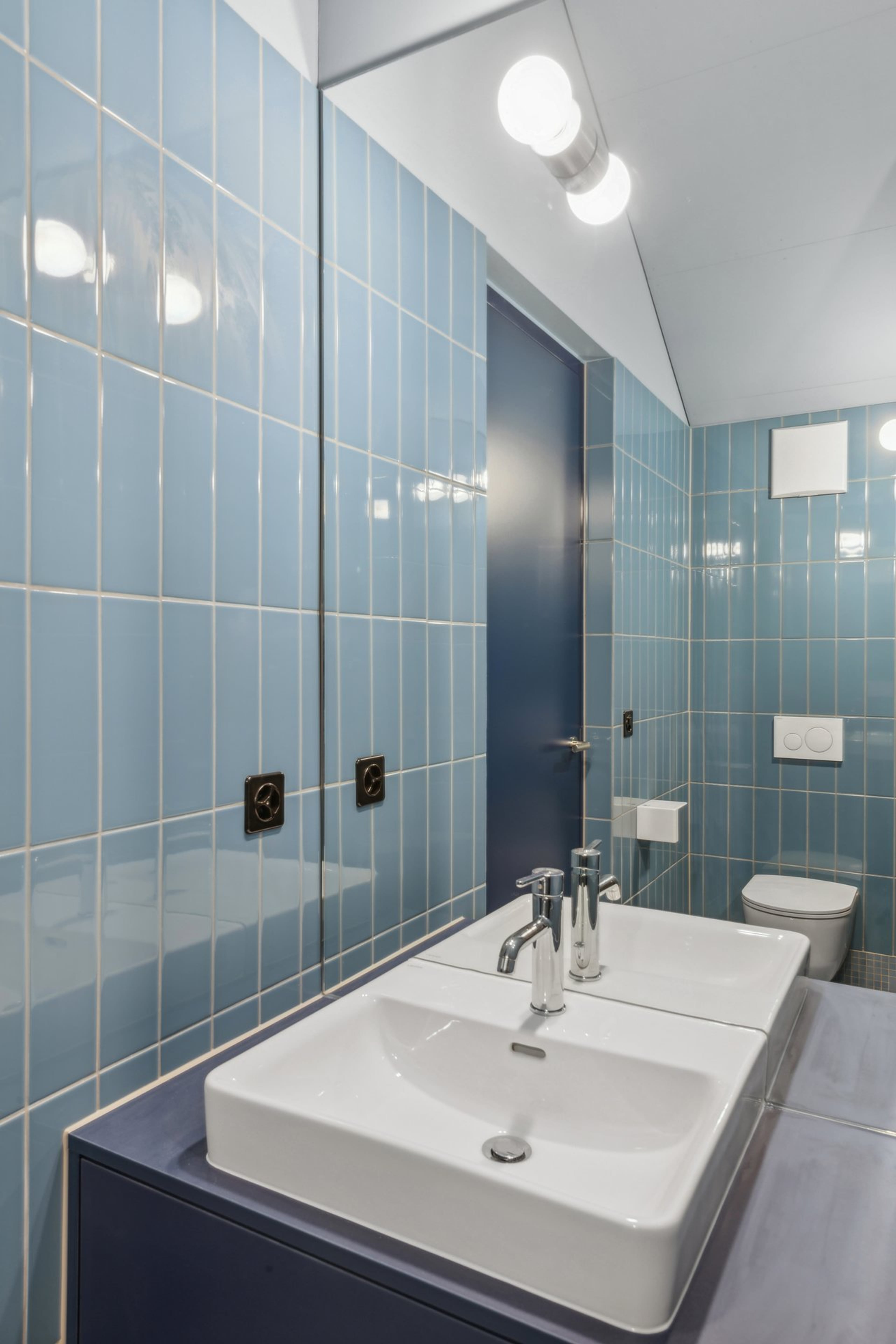 Luxuriöses Townhouse-Wohnen mit atemberaubendem Atrium und modernem Design - 16