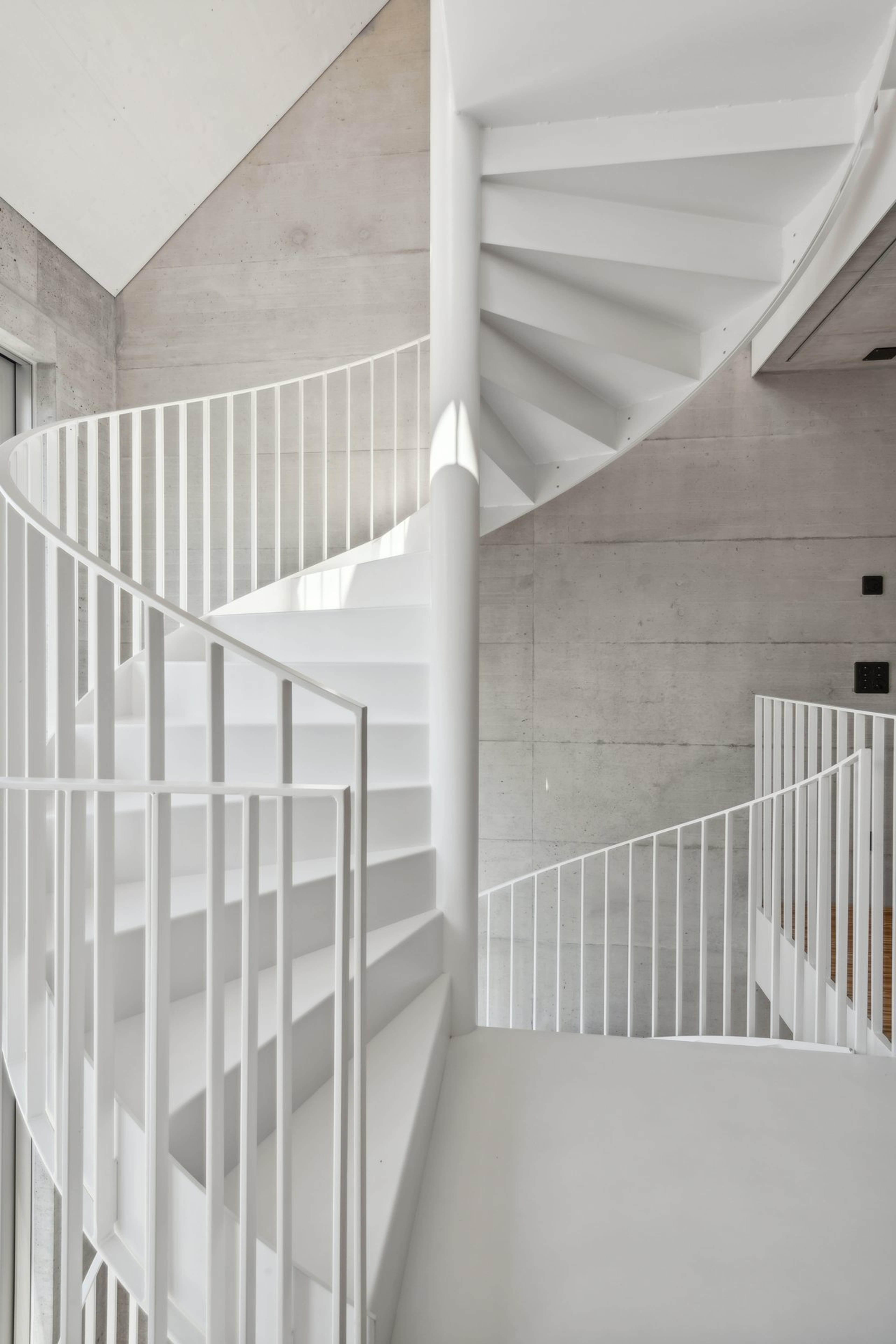 Luxuriöses Townhouse-Wohnen mit atemberaubendem Atrium und modernem Design - 18