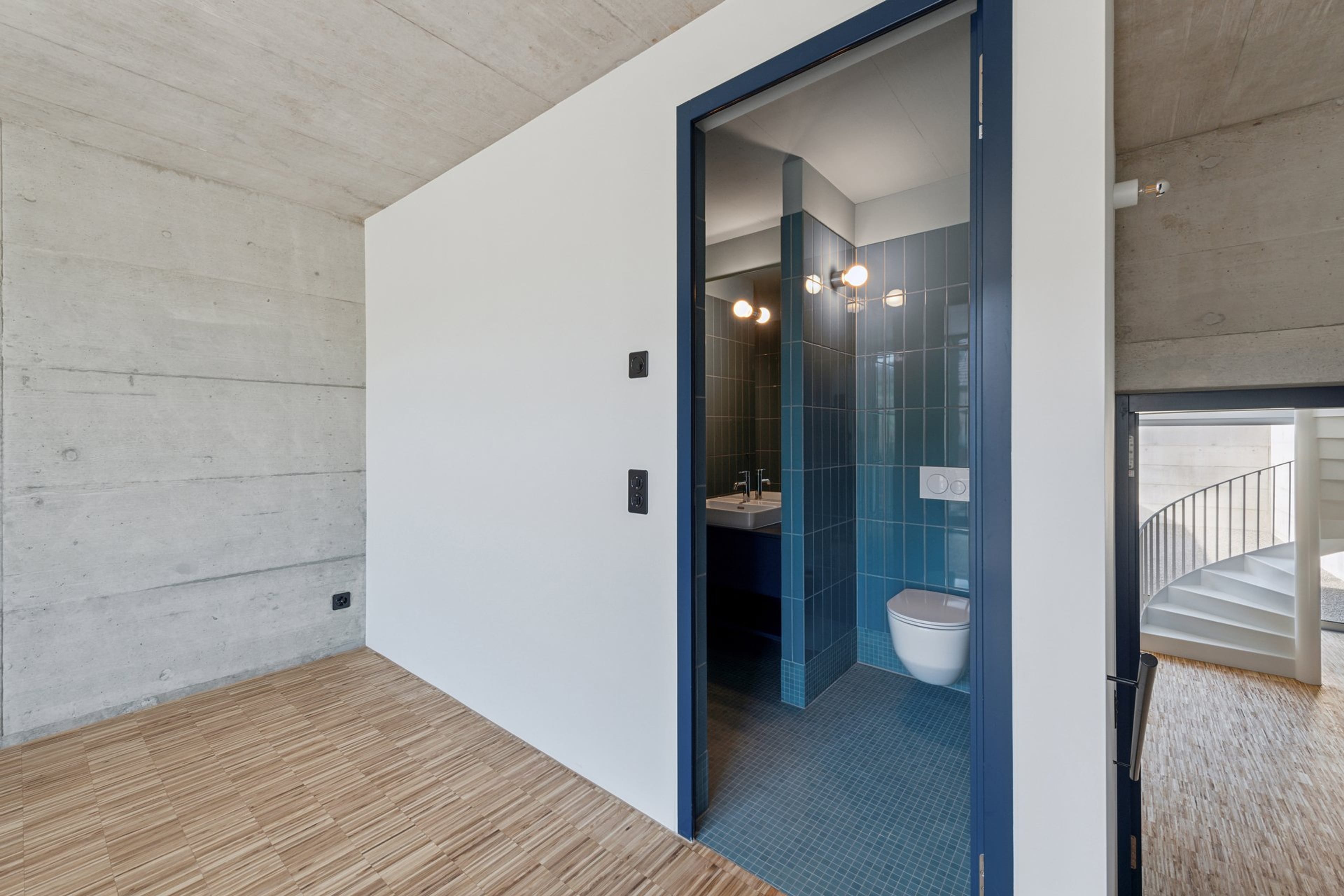 Luxuriöses Townhouse-Wohnen mit atemberaubendem Atrium und modernem Design - 9