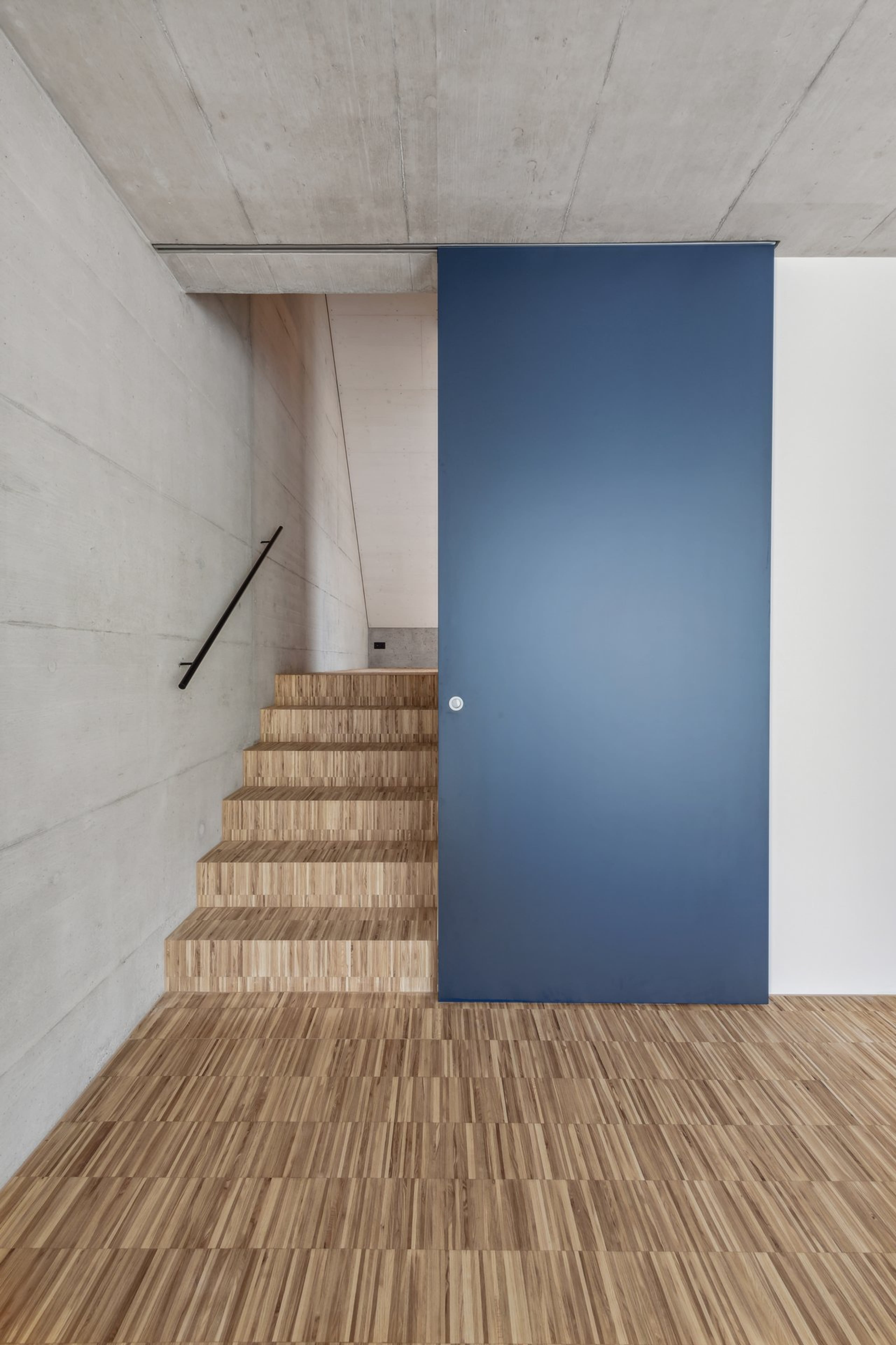Luxuriöses Townhouse-Wohnen mit atemberaubendem Atrium und modernem Design - 14