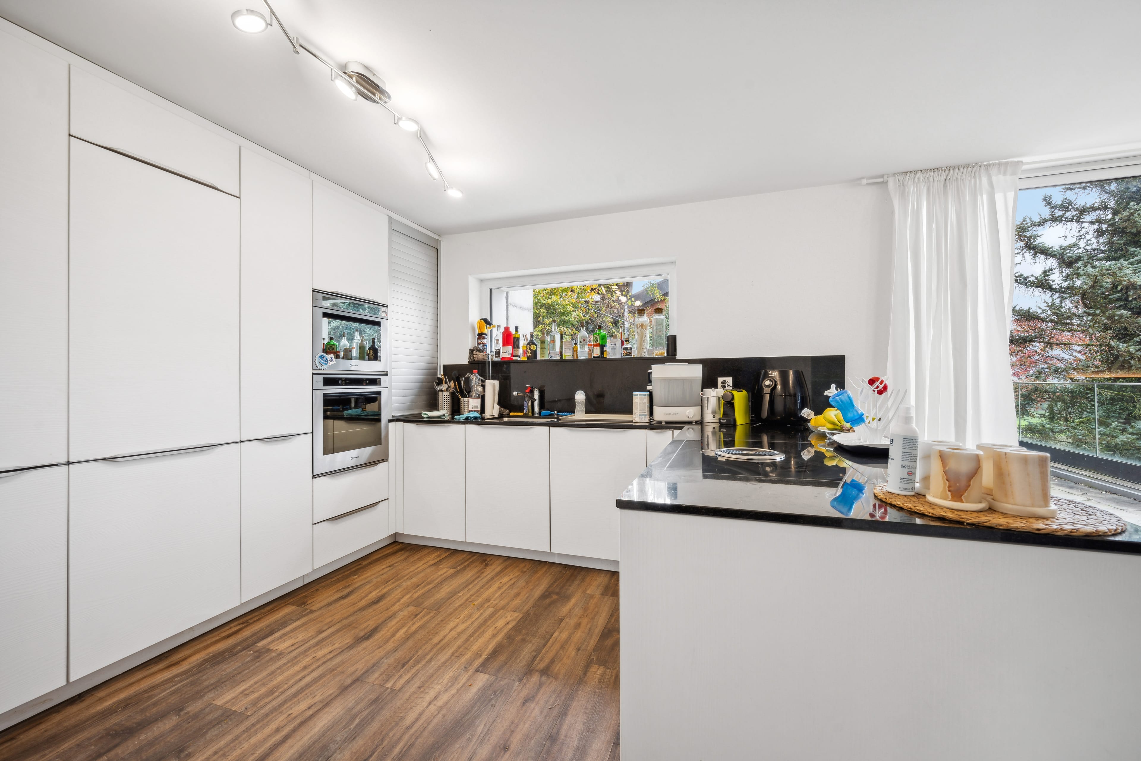 Exklusives Wohnen mit Aussicht: Einfamilienhaus mit Einliegerwohnung - Bild 4