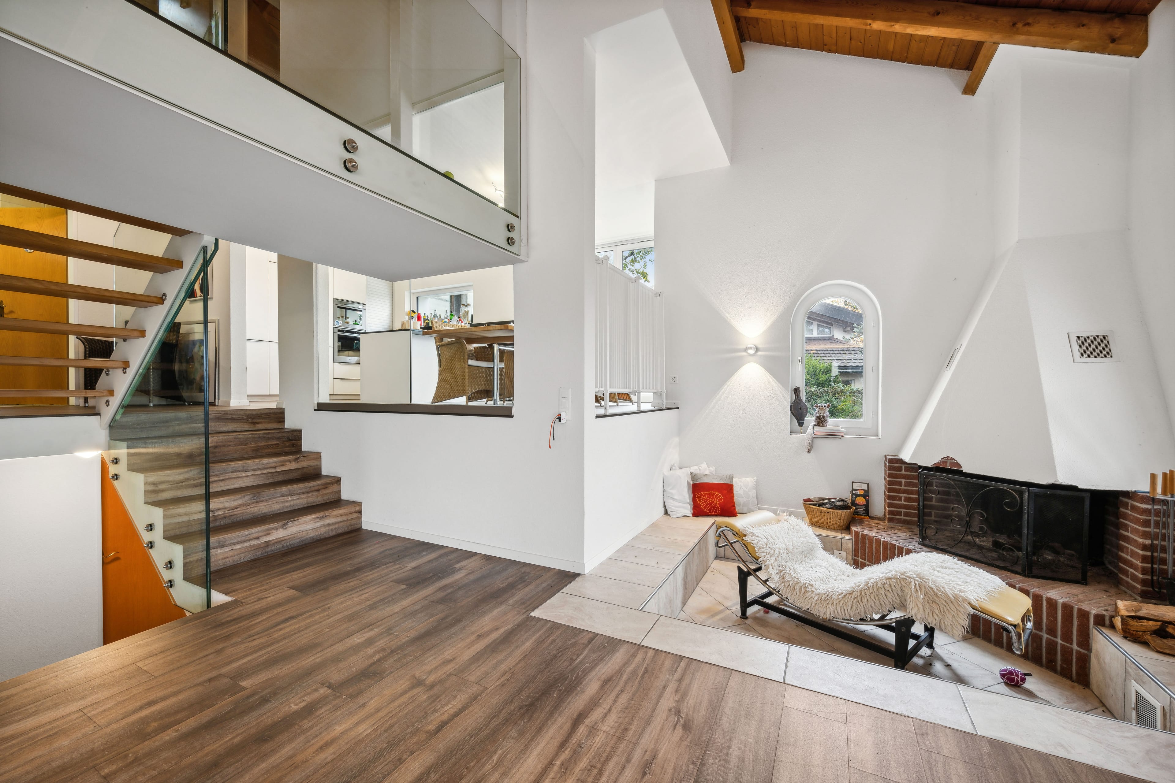 Exklusives Wohnen mit Aussicht: Einfamilienhaus mit Einliegerwohnung