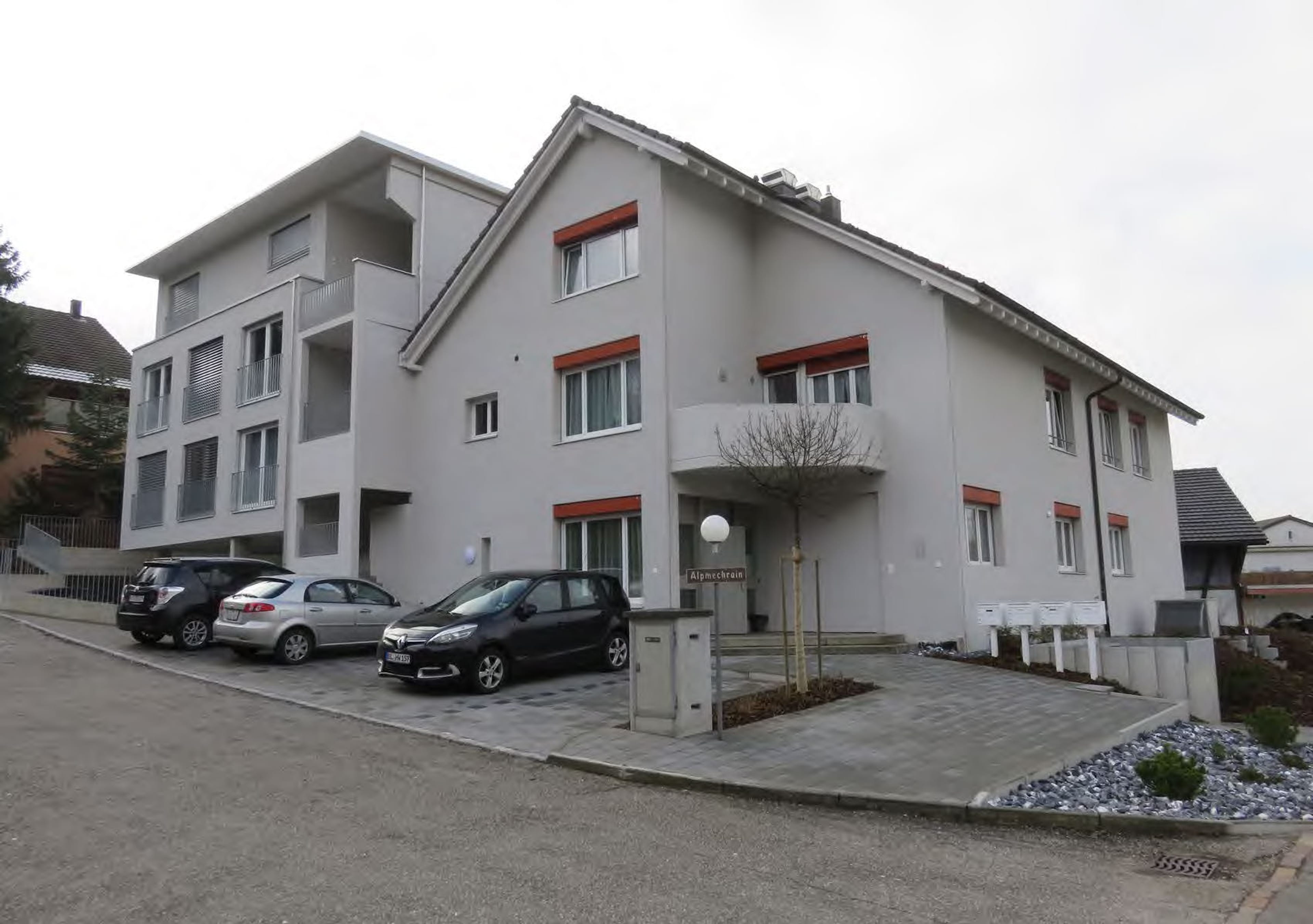 Mehrfamilienhaus mit 15 Wohneinheiten – 5,88% Rendite - NEU renoviert - Bild 1