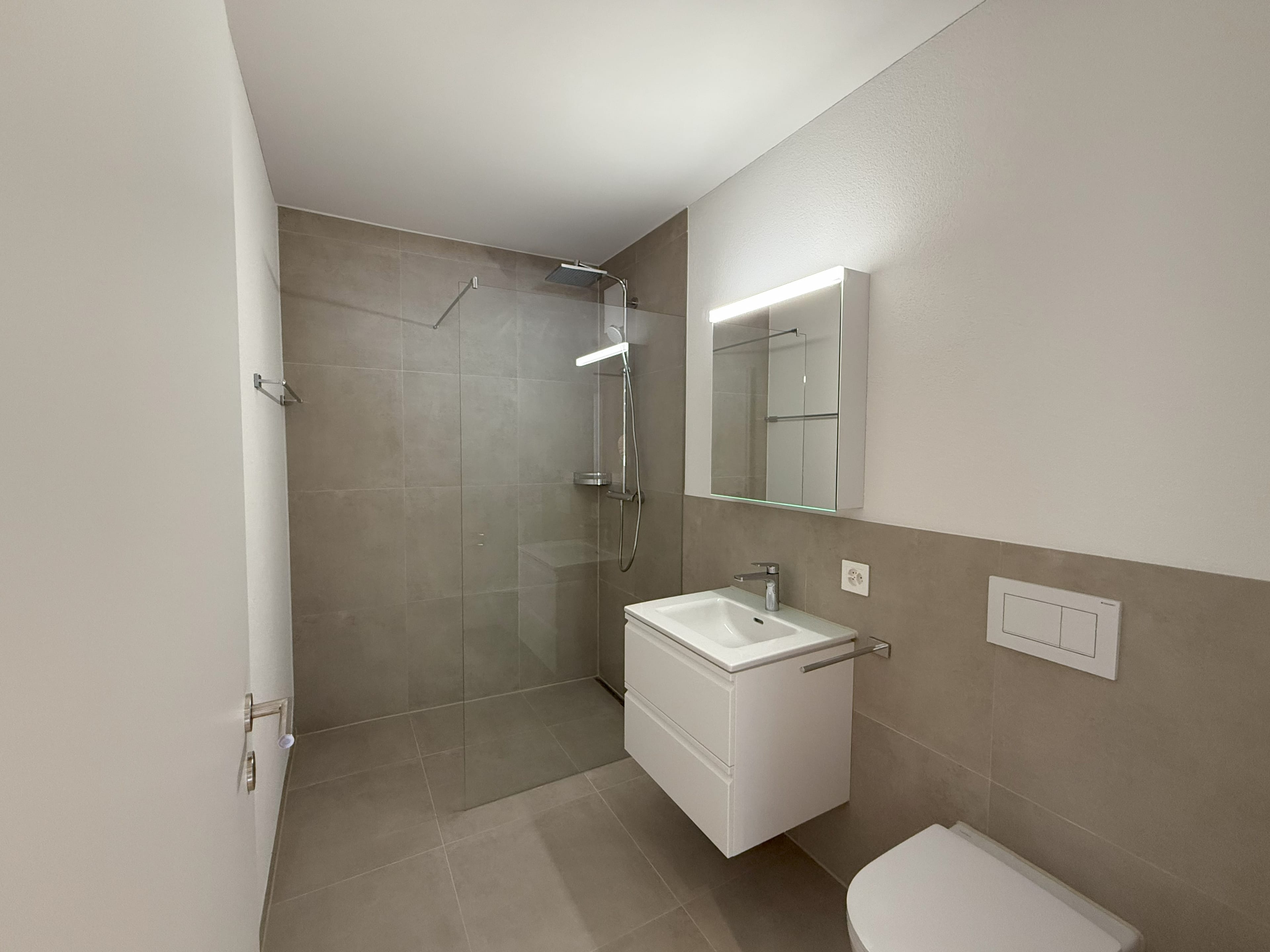 Exklusive Neubauwohnung mit grosser Terrasse in Schaffhausen - 5
