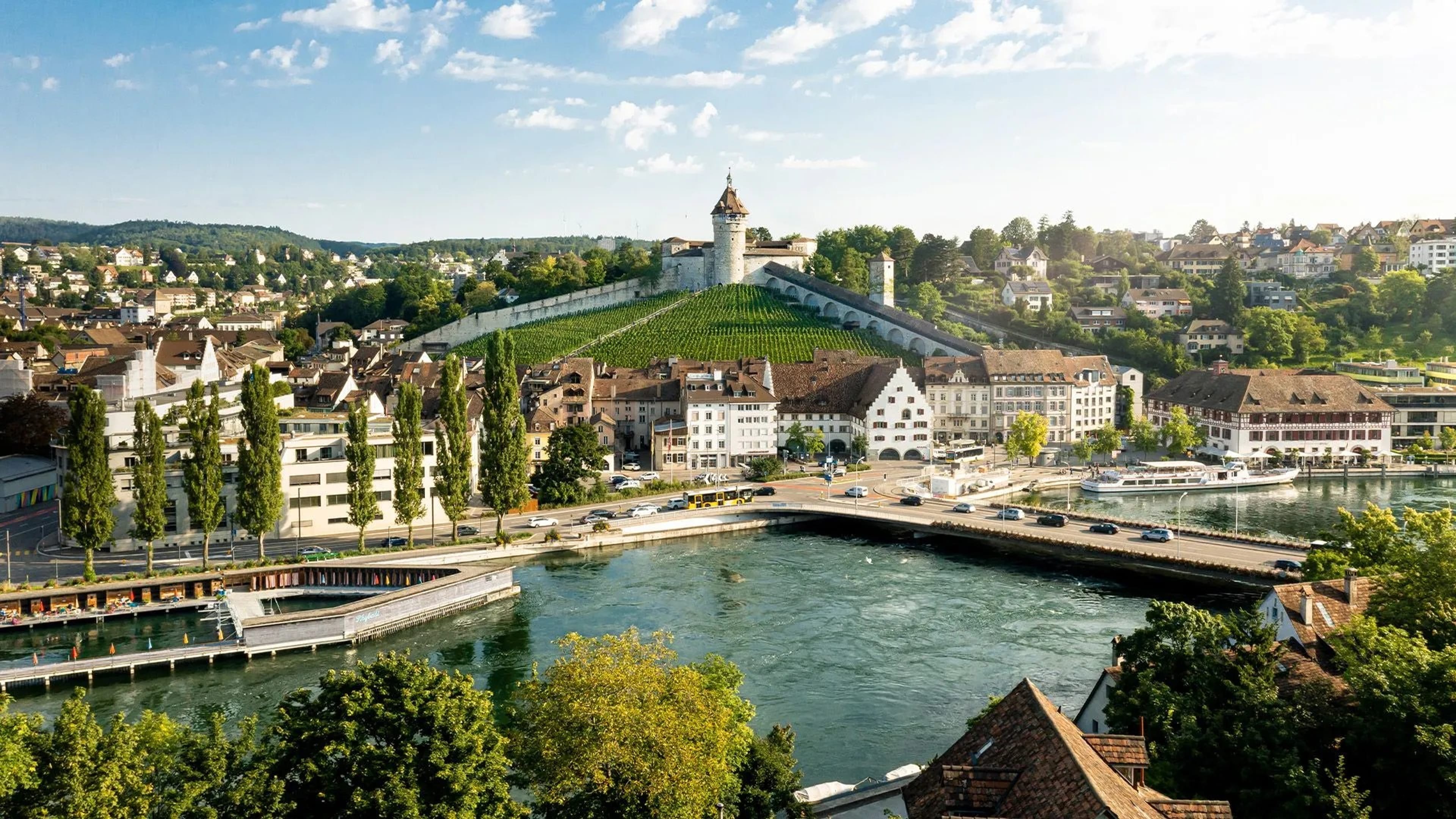 Luxuriöser Neubau mit Panoramafenstern und überdachtem Balkon - 12