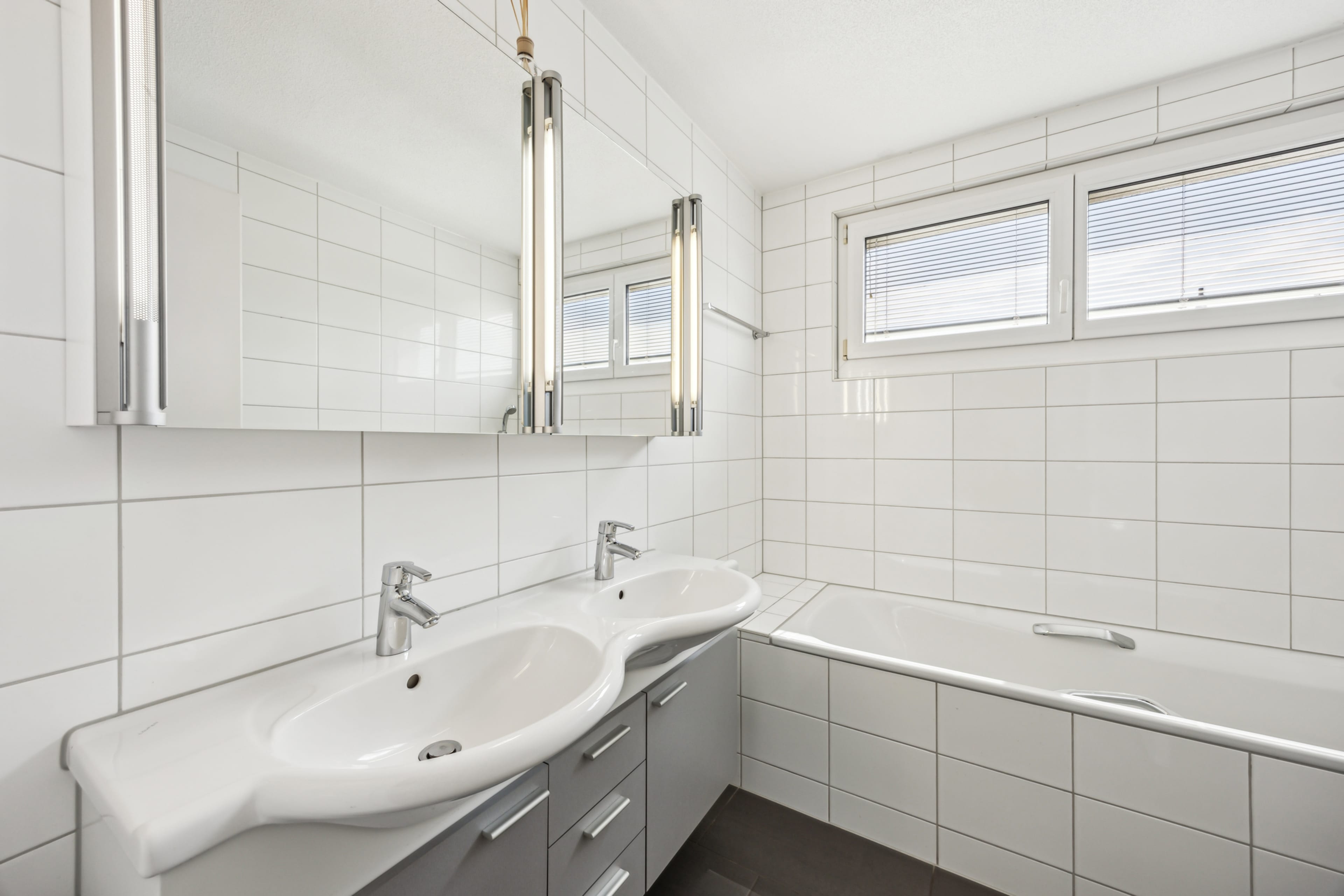 Helle und sehr gepflegte 5.5-Zimmer-Wohnung in Suhr - 11
