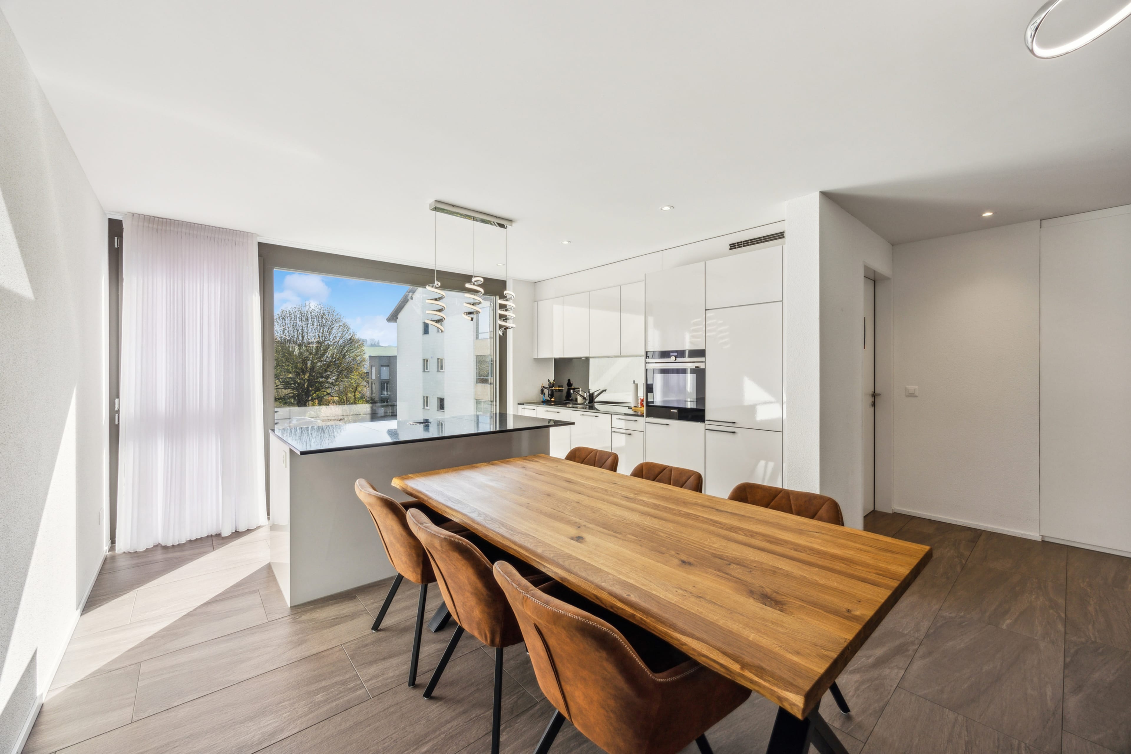 Moderne 3.5-Zimmer-Wohnung an zentraler Lage in Menziken - Bild 3