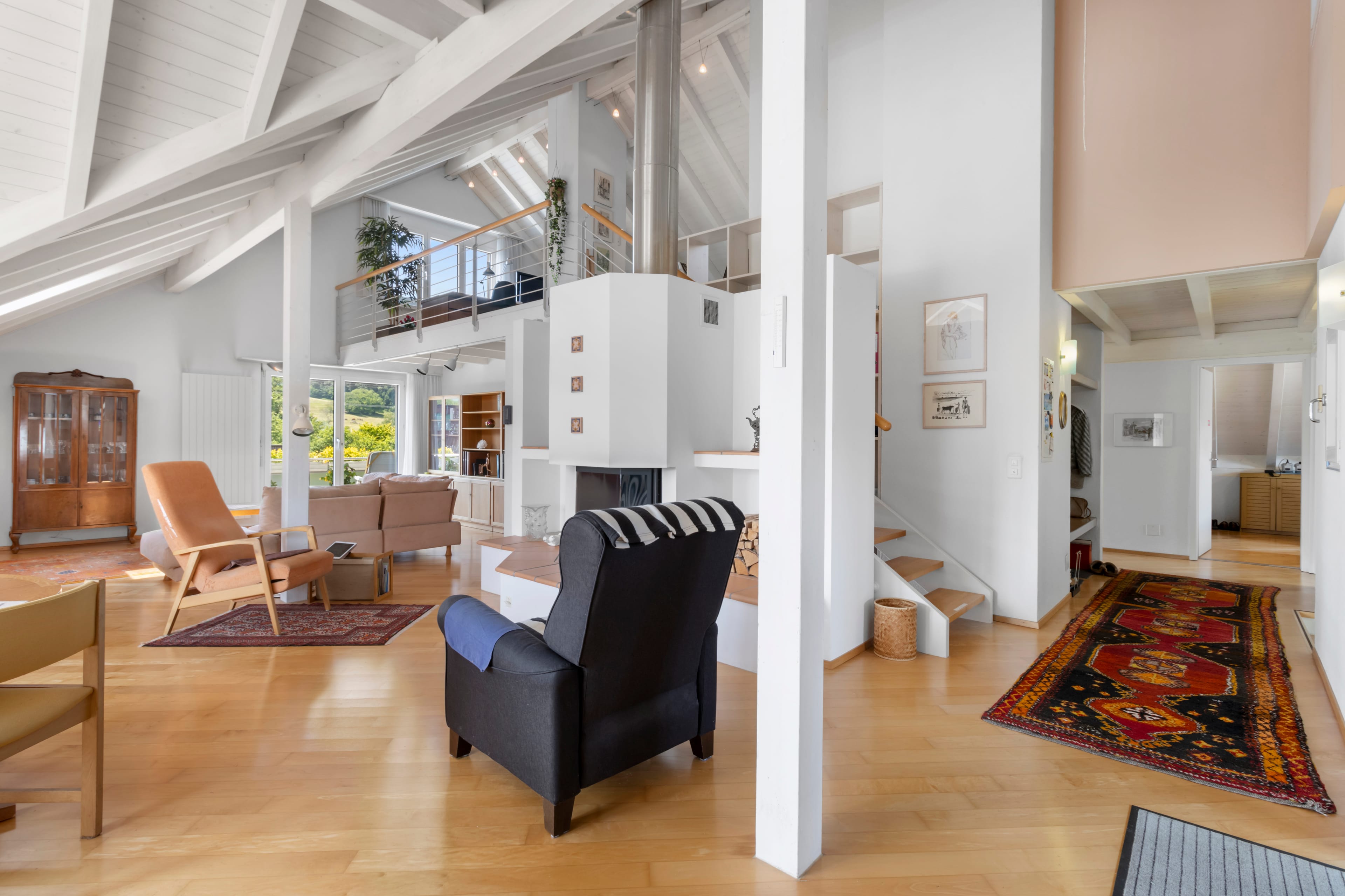 Schicke Dach-
Maisonettewohnung
mit sonnigem Balkon - Bild 2