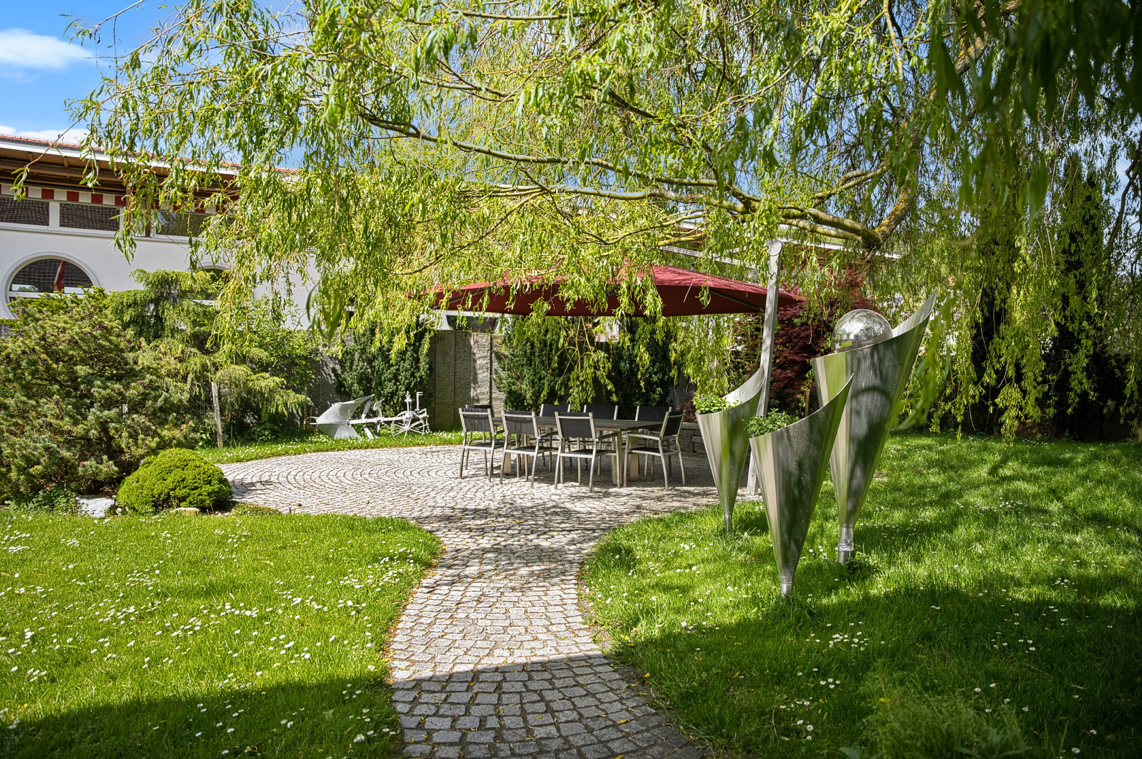 6.5 Zimmerwohnhaus mit Gartenparadies. Geeignet auch als Tierpension. - Bild 2