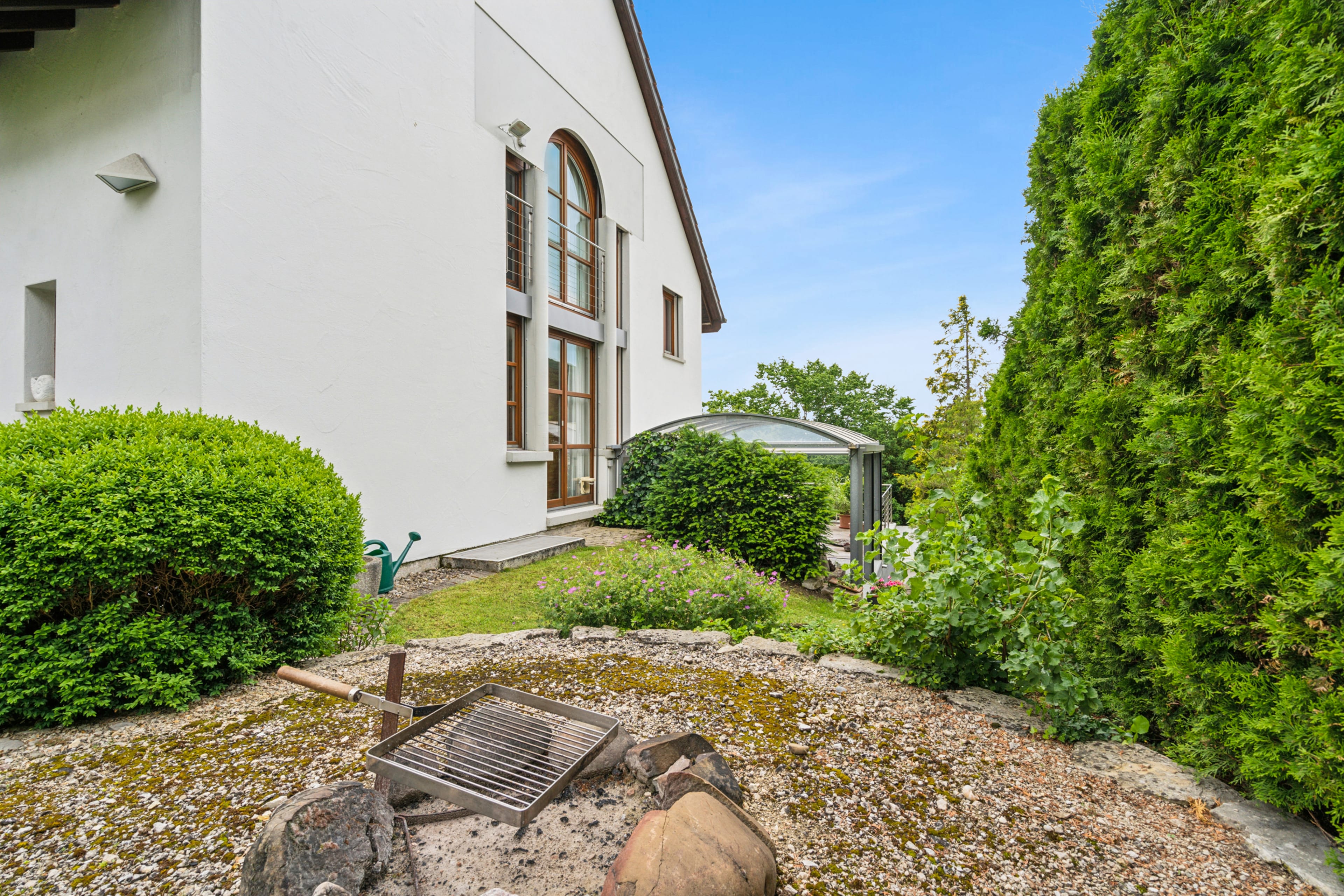 Charmantes Einfamilienhaus in sonniger Hanglage mit grossem Garten - 7