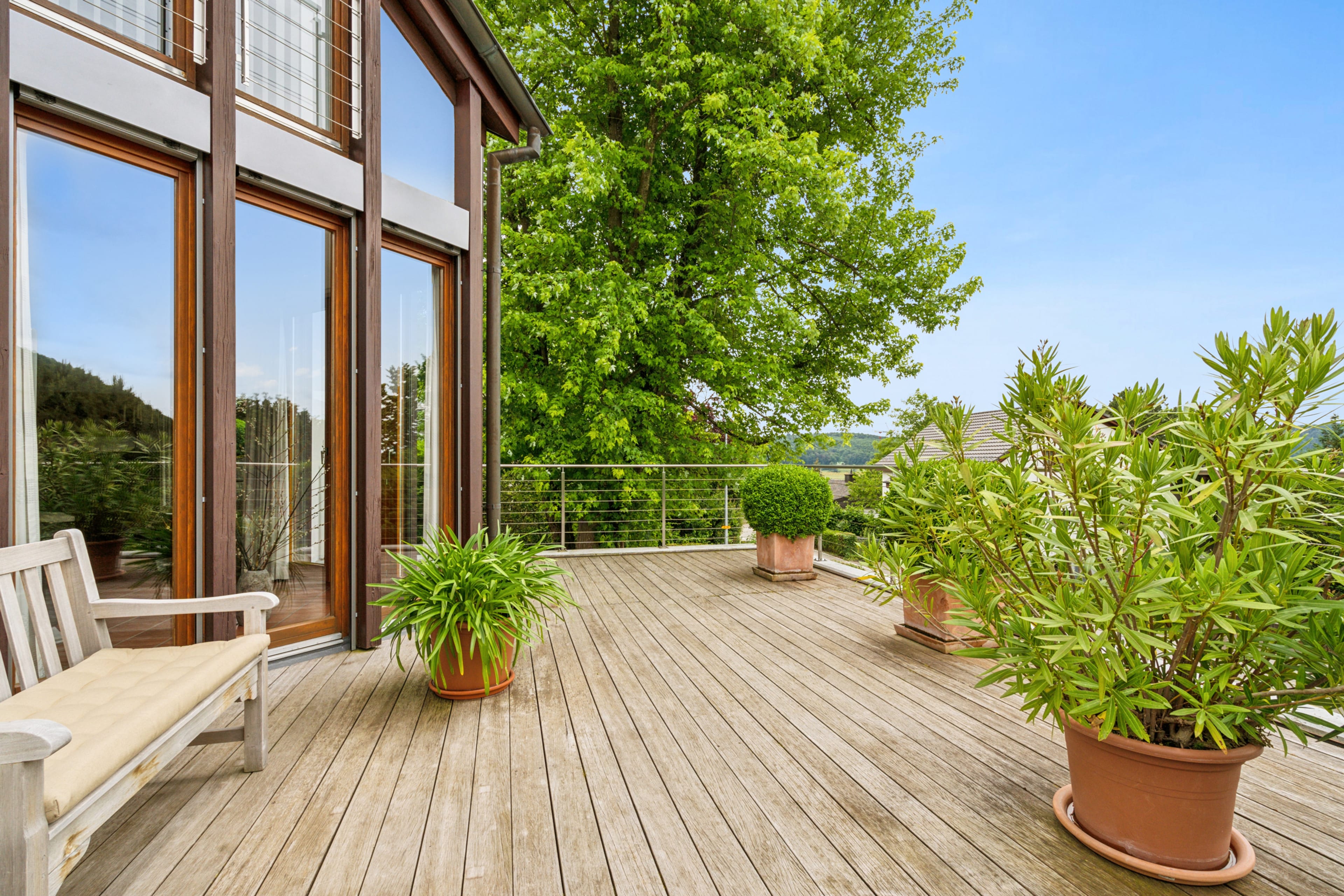 Charmantes Einfamilienhaus in sonniger Hanglage mit grossem Garten - 5