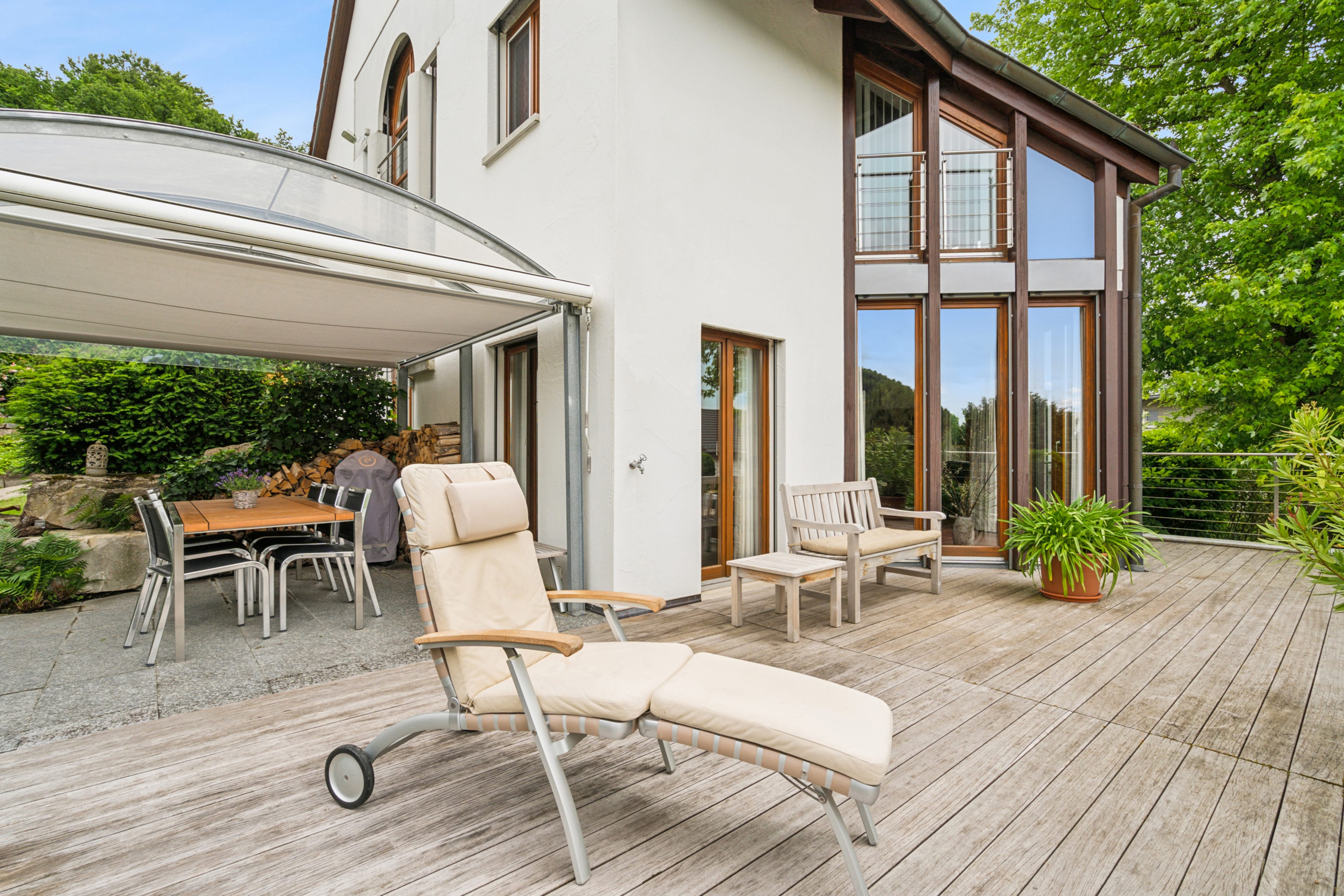 Charmantes Einfamilienhaus in sonniger Hanglage mit grossem Garten - 6
