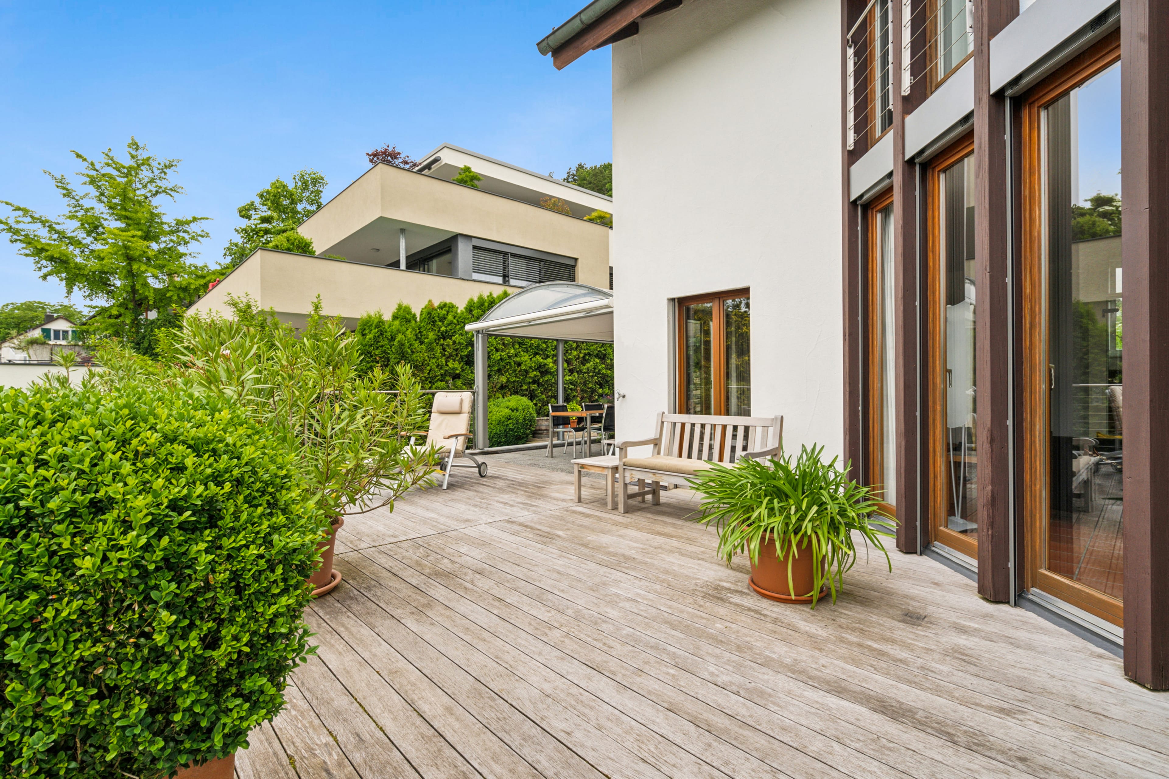 Charmantes Einfamilienhaus in sonniger Hanglage mit grossem Garten - 4