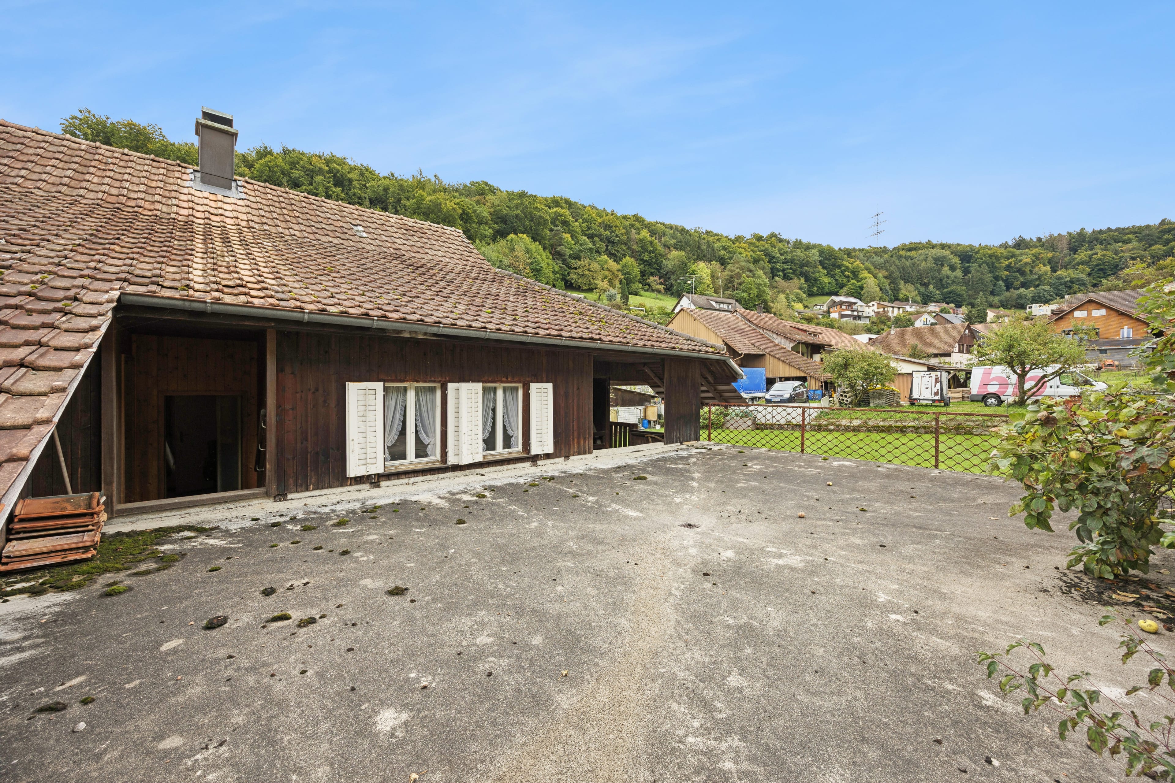 Grosszügiges 7-Zimmer-Haus in Leibstadt mit grosser Dachterrasse und viel Potenzial - 4