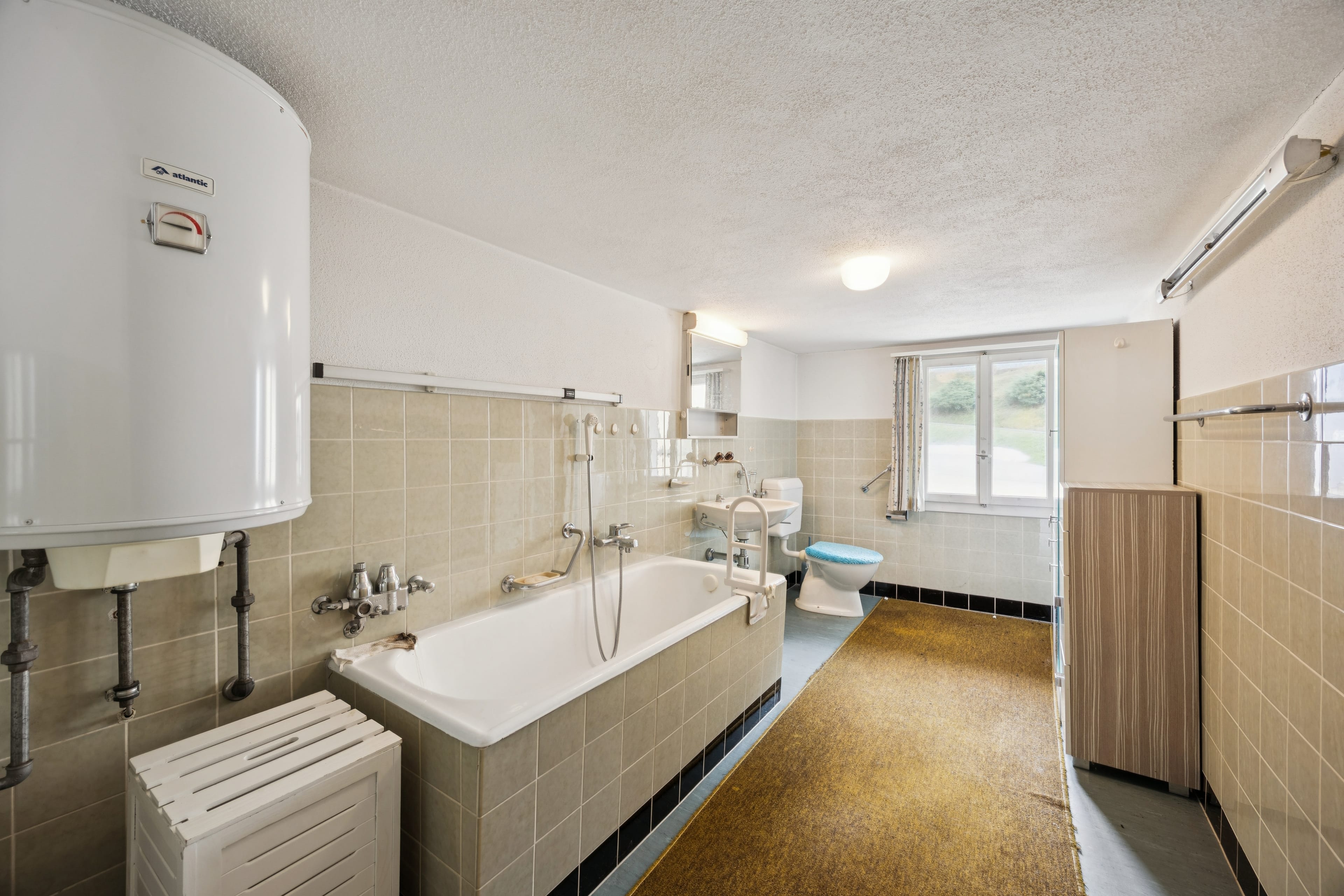 Grosszügiges 7-Zimmer-Haus in Leibstadt mit grosser Dachterrasse und viel Potenzial - 6