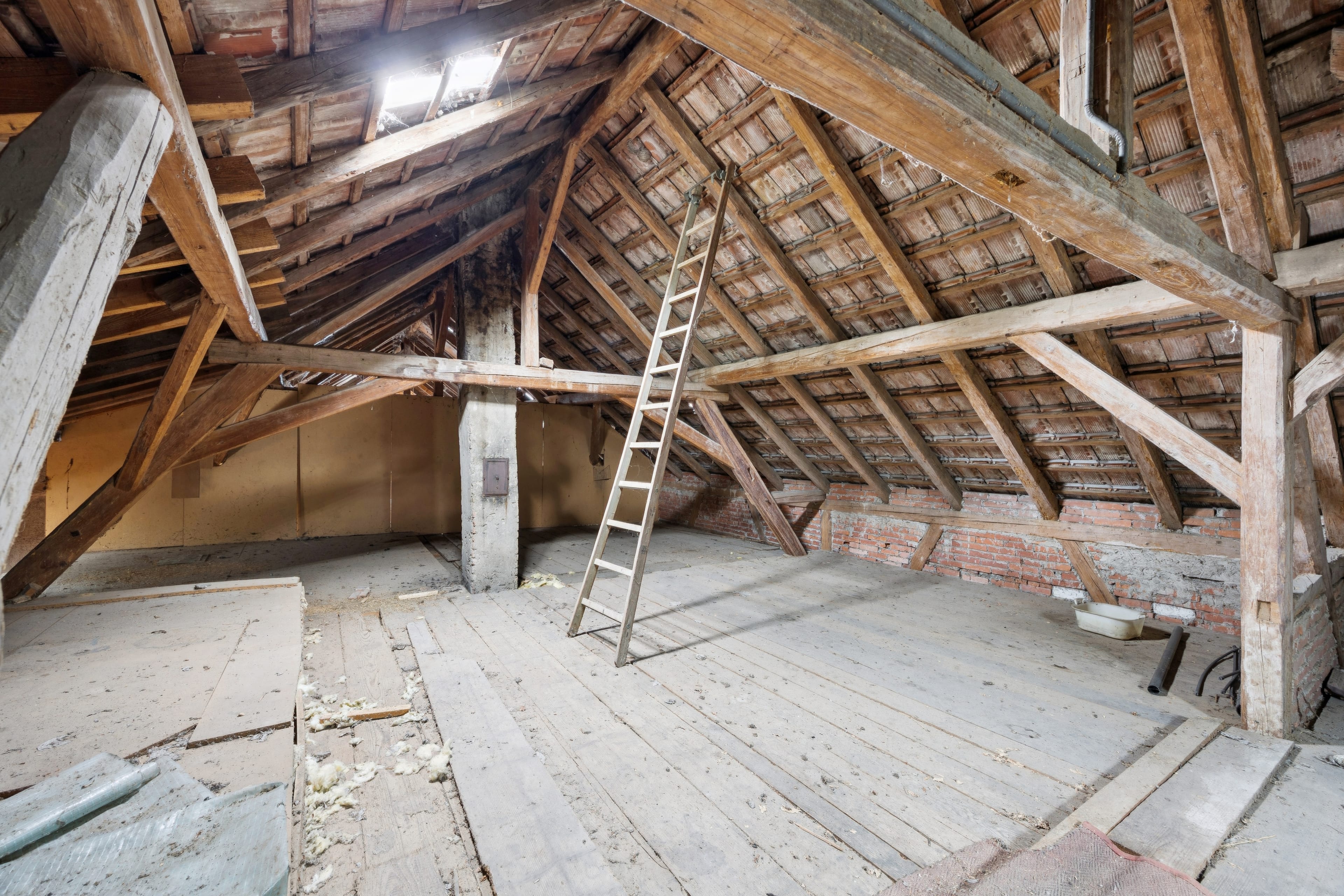 Grosszügiges 7-Zimmer-Haus in Leibstadt mit grosser Dachterrasse und viel Potenzial - 20