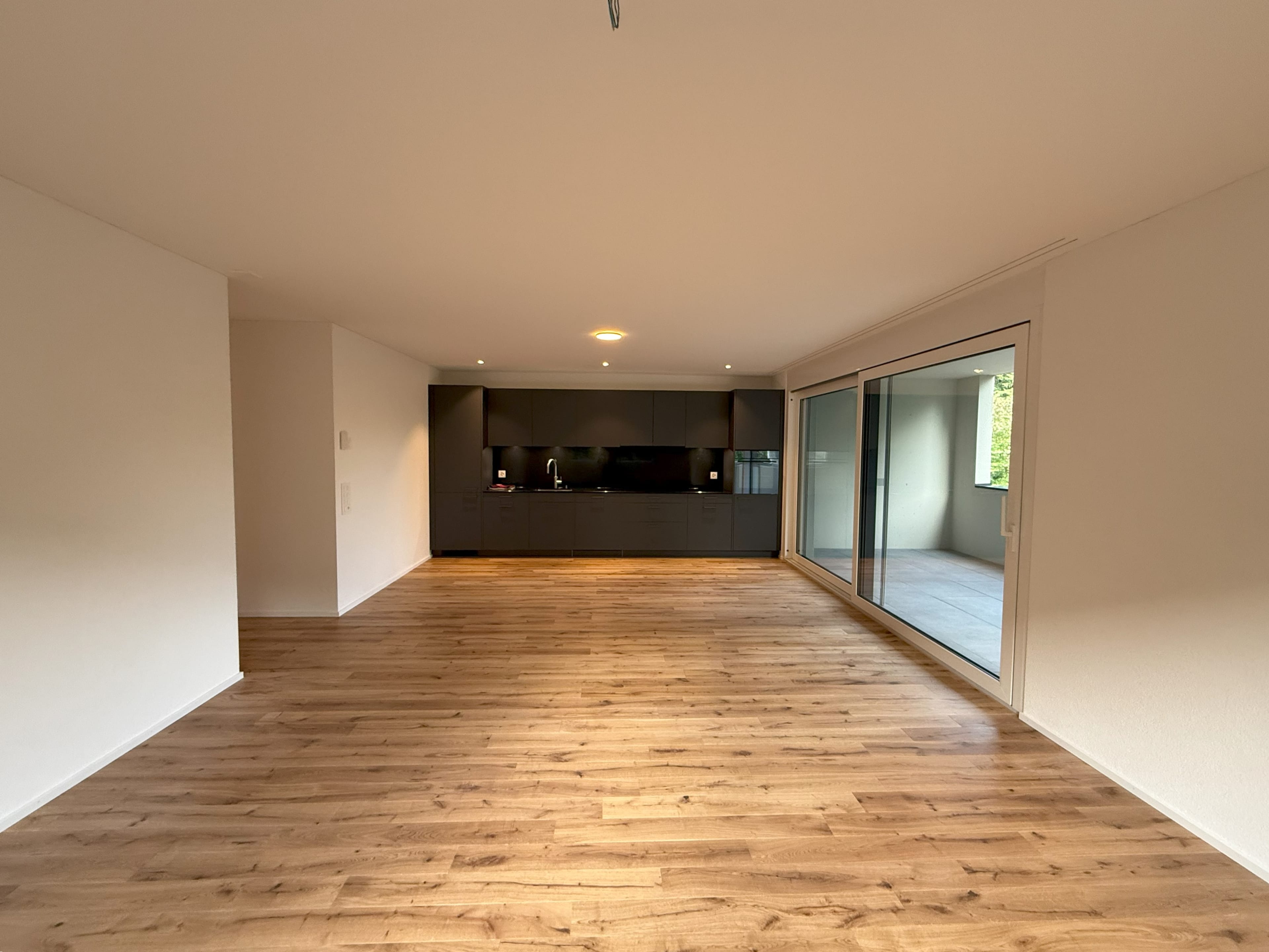 Erstbezug mit modernstem Komfort und stilvollem Ambiente - W14 - Bild 2