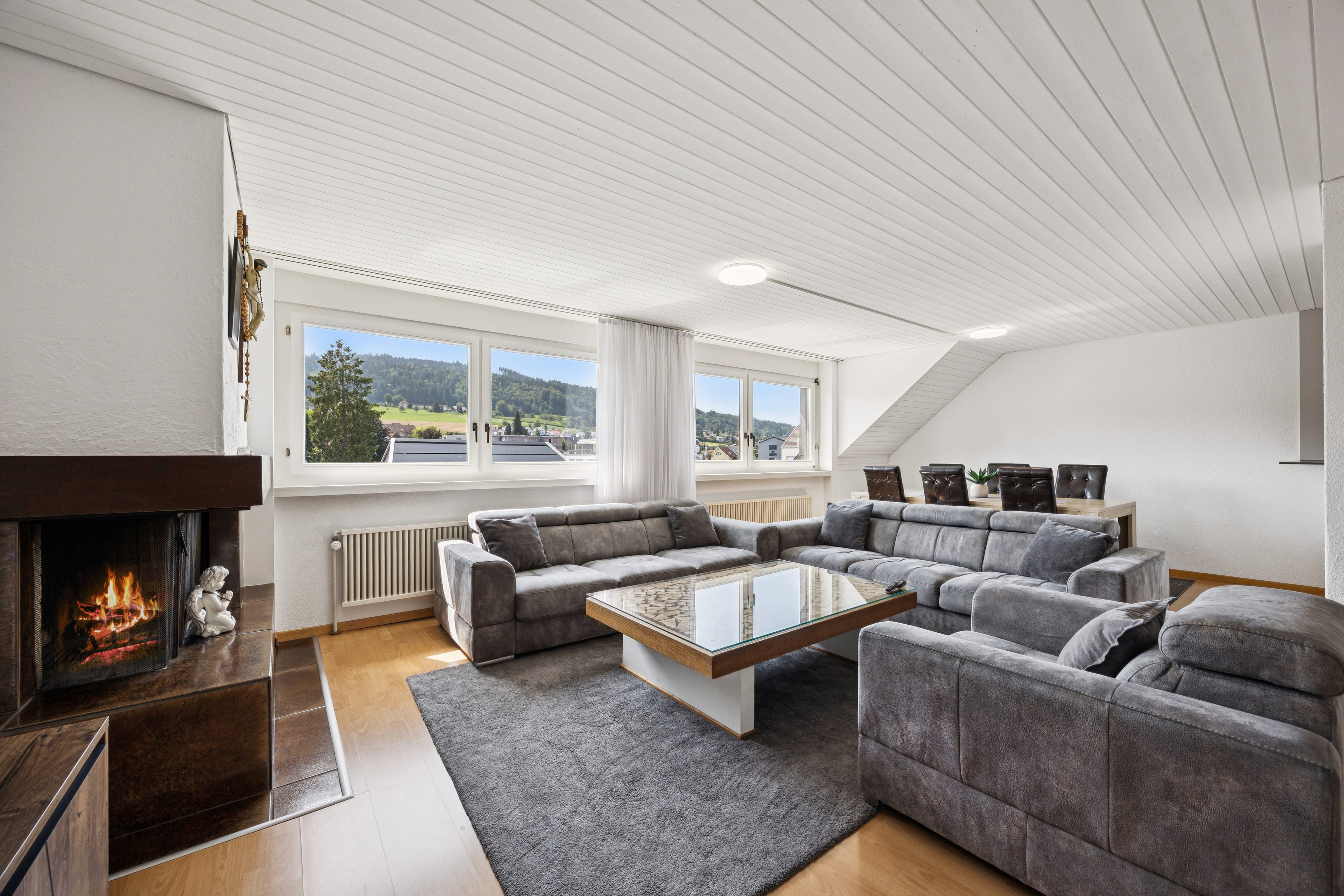 5.5-Zimmer-Duplex in Menziken – Grosszügigkeit trifft auf modernen Wohnkomfort