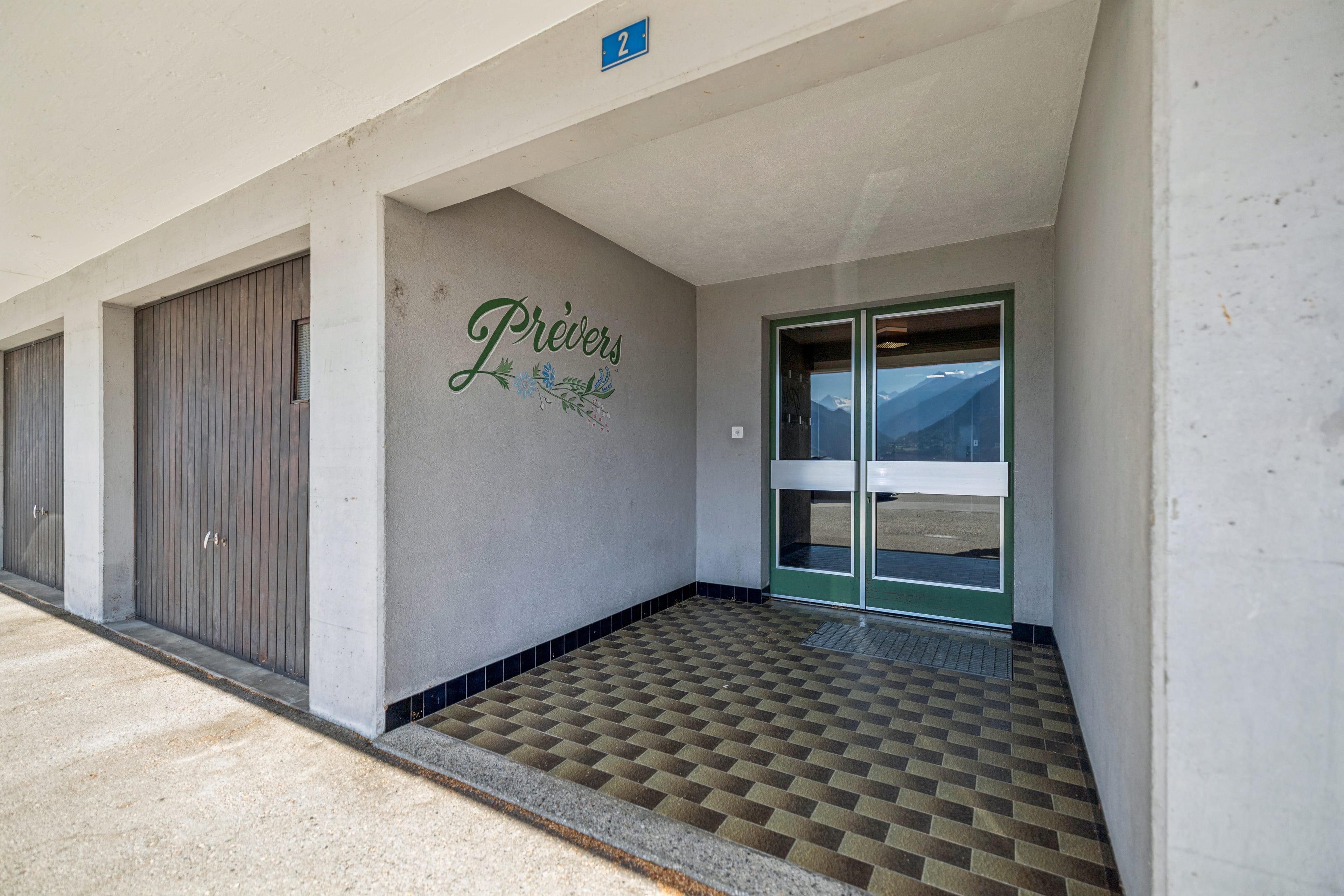 Charme trifft Panorama: 4.5-Zimmer-Wohnung mit Alpenblick - 17