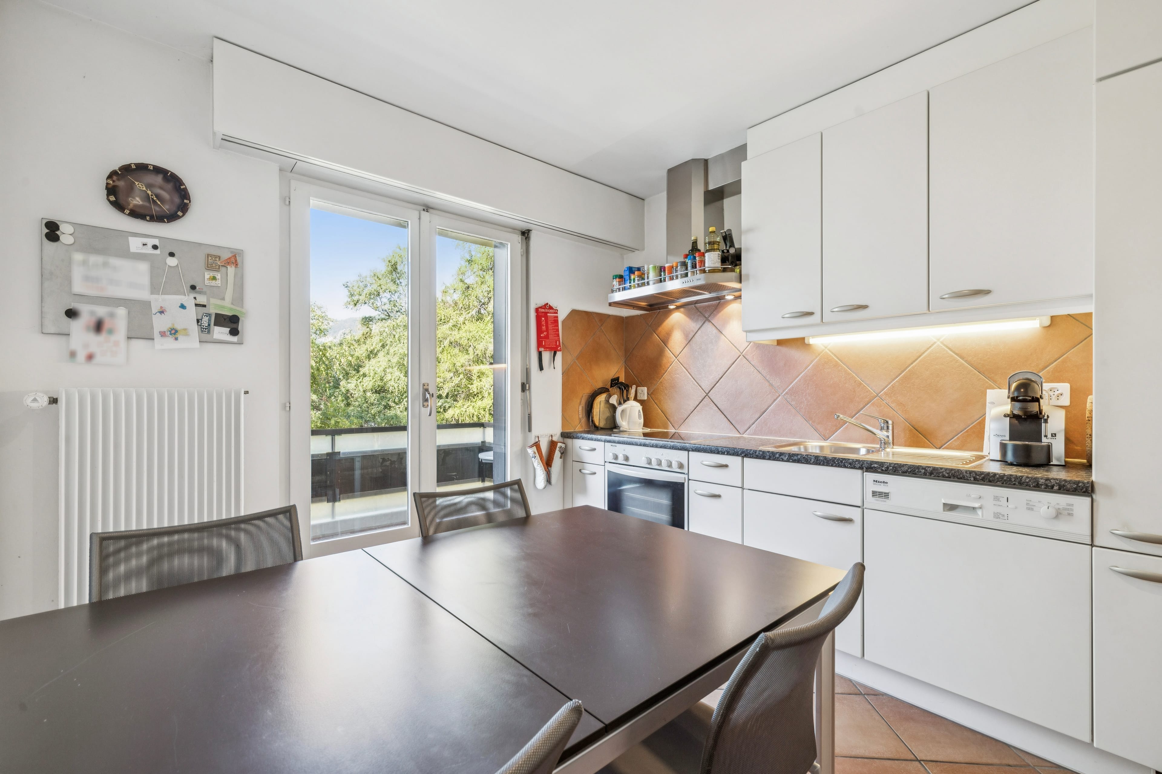 Charme trifft Panorama: 4.5-Zimmer-Wohnung mit Alpenblick - 5