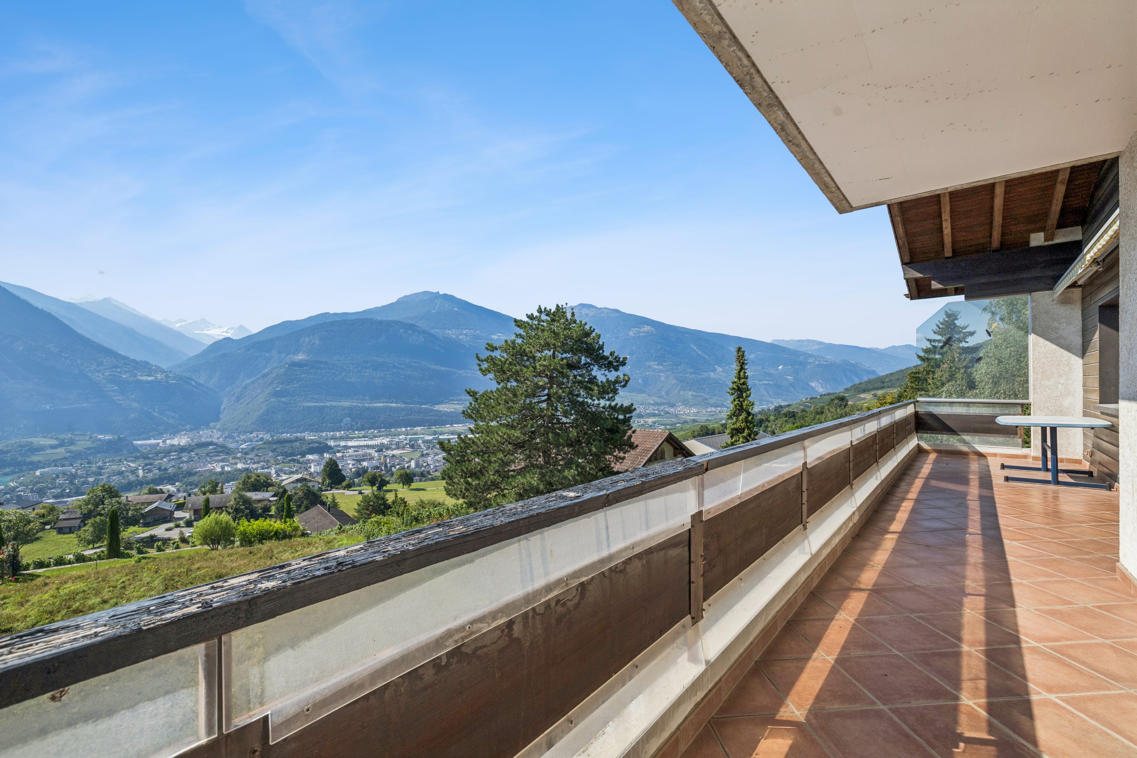 Charme trifft Panorama: 4.5-Zimmer-Wohnung mit Alpenblick - 9