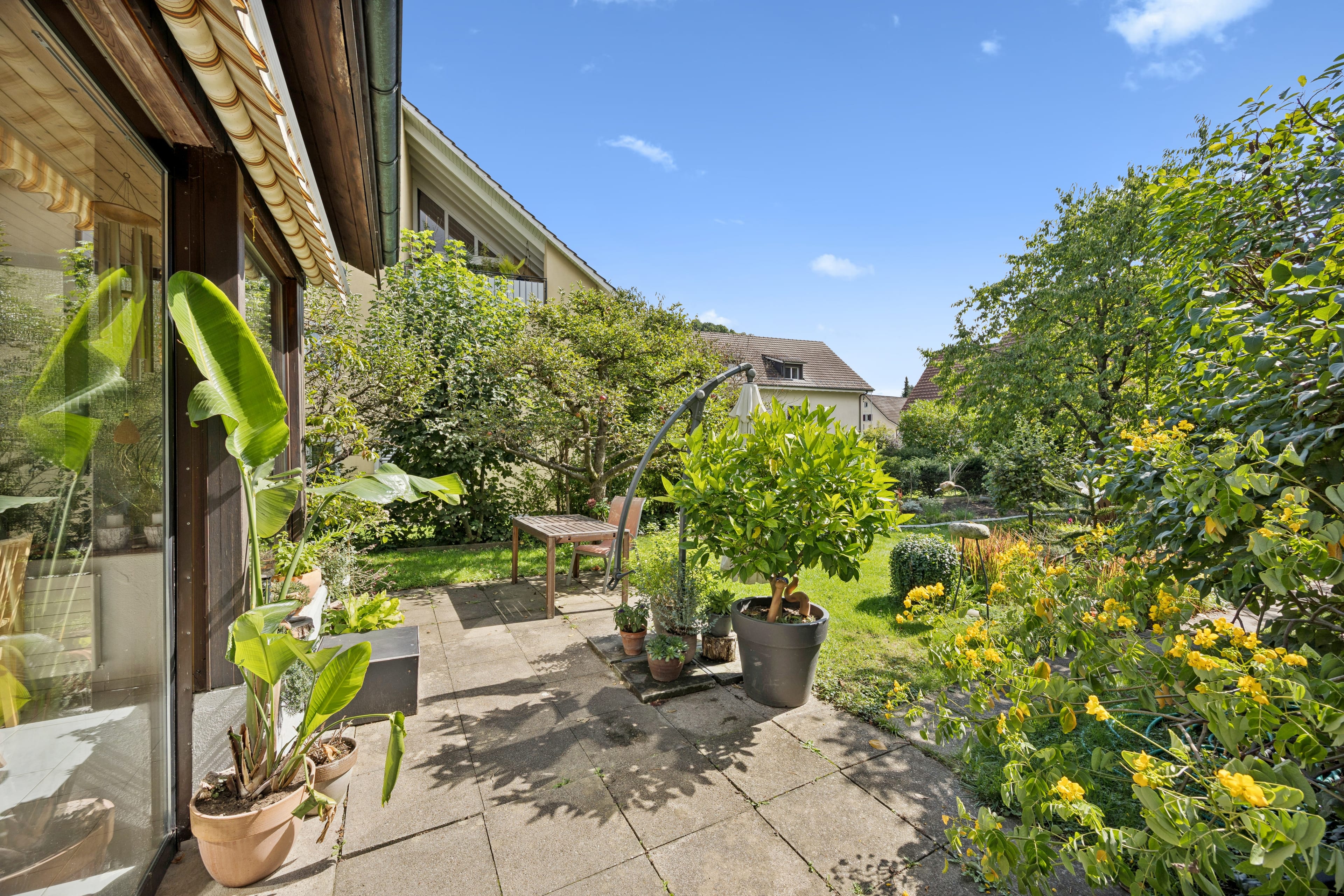 Familienfreundliches Haus mit grossem Gartenparadies
