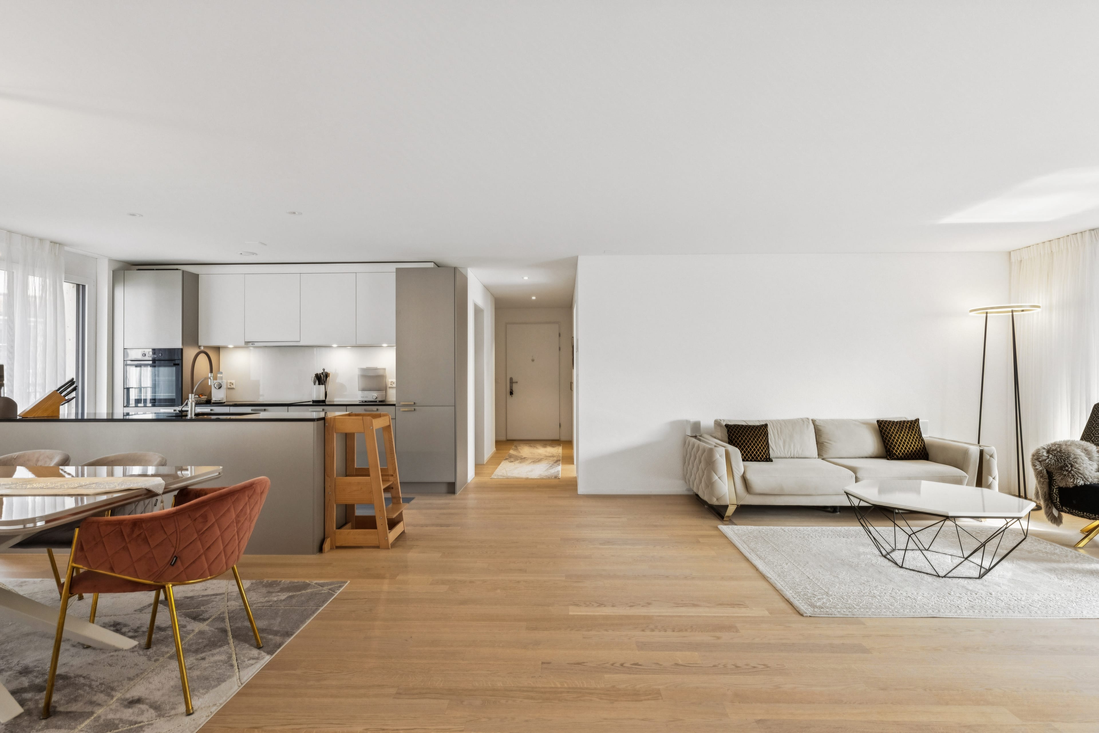 Elegantes Wohnen im Grünen: 4.5-Zimmerwohnung in Künten - Bild 3