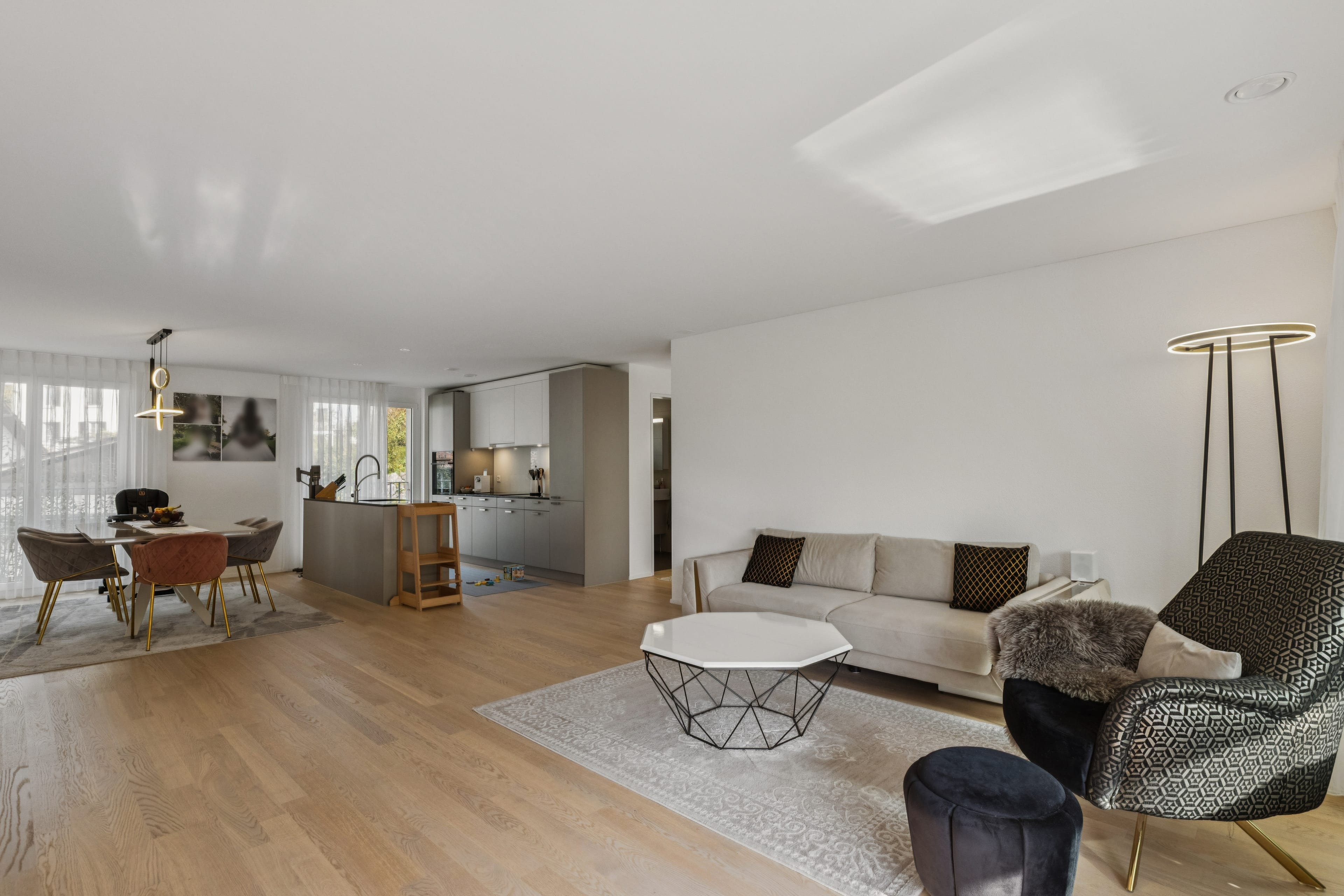 Elegantes Wohnen im Grünen: 4.5-Zimmerwohnung in Künten - Bild 4