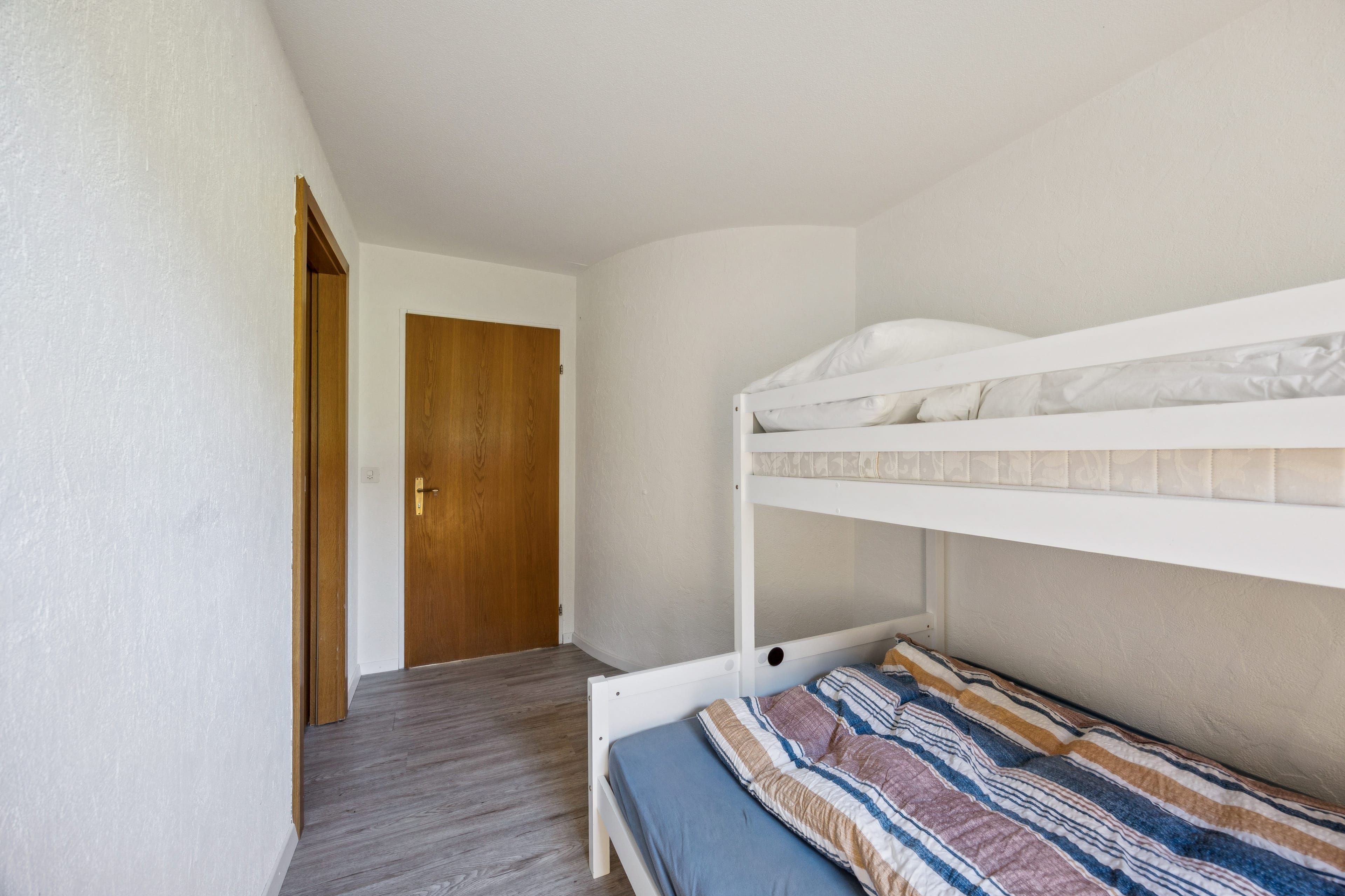 Charmante 2.5-Zimmer-Wohnung im sonnigen Ritzingen/Goms - 8