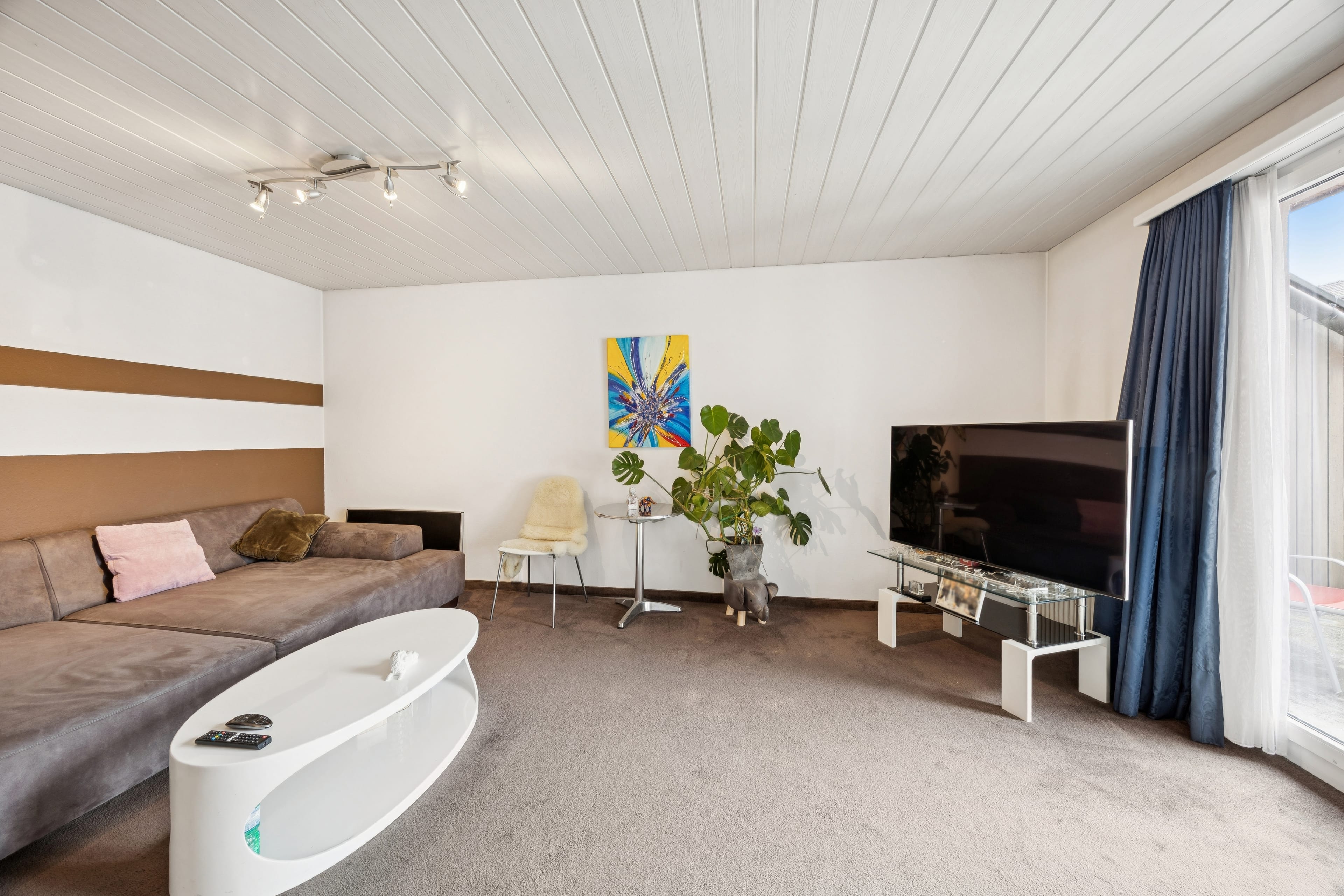 Vielseitiges Wohn- und Geschäftshaus - Oberentfelden, 10 Zimmer - 37