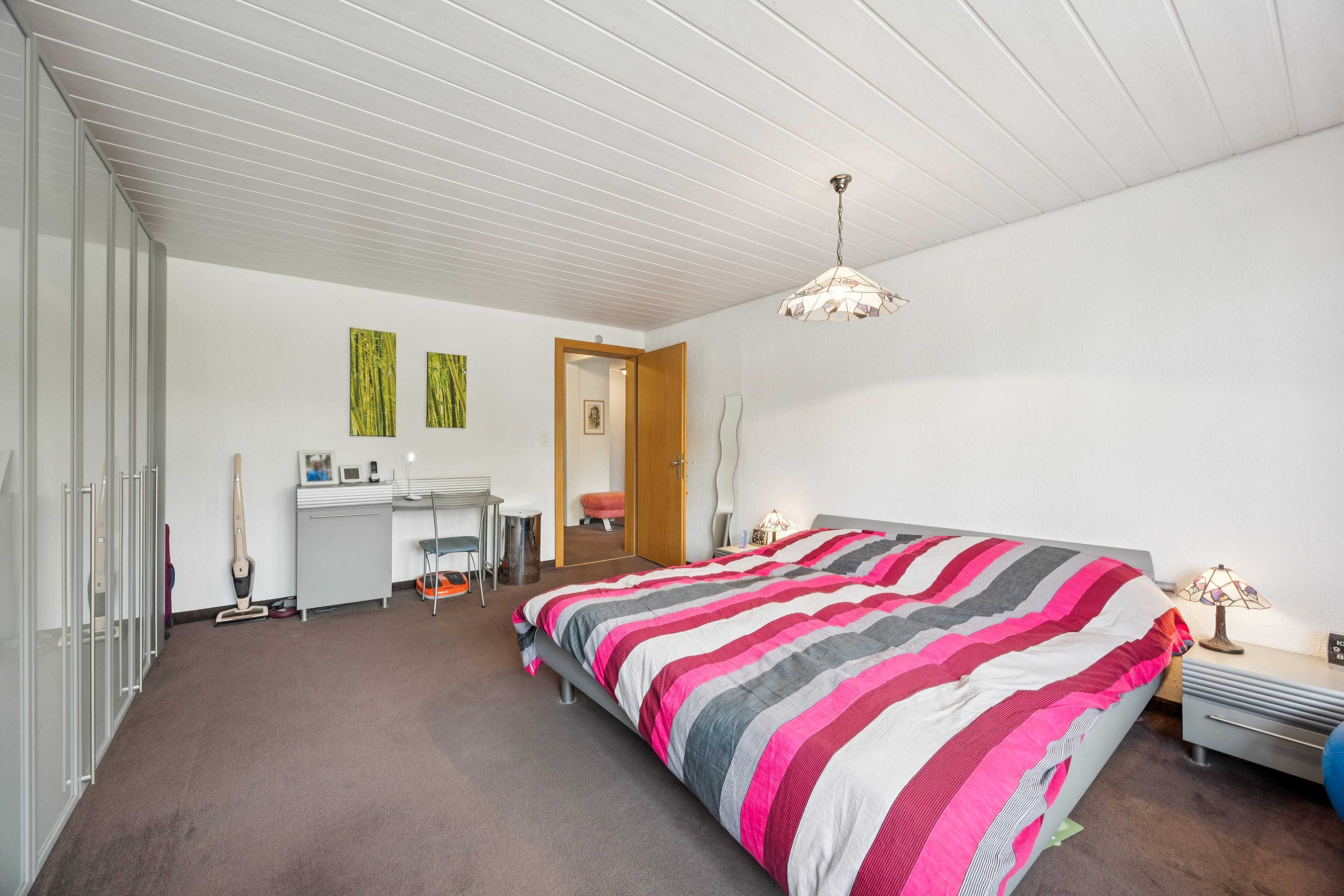 Vielseitiges Wohn- und Geschäftshaus - Oberentfelden, 10 Zimmer - 34
