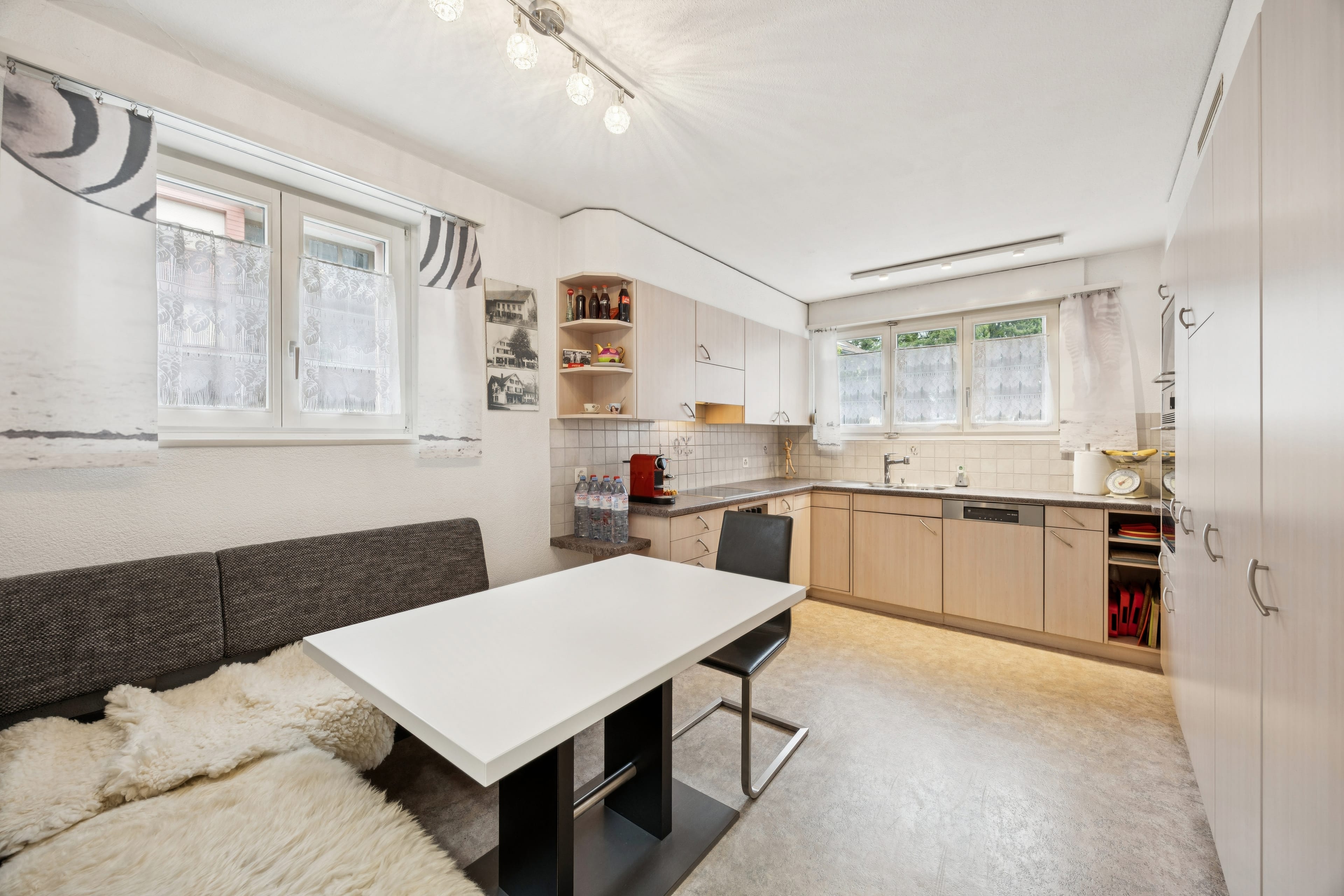 Vielseitiges Wohn- und Geschäftshaus - Oberentfelden, 10 Zimmer - 19