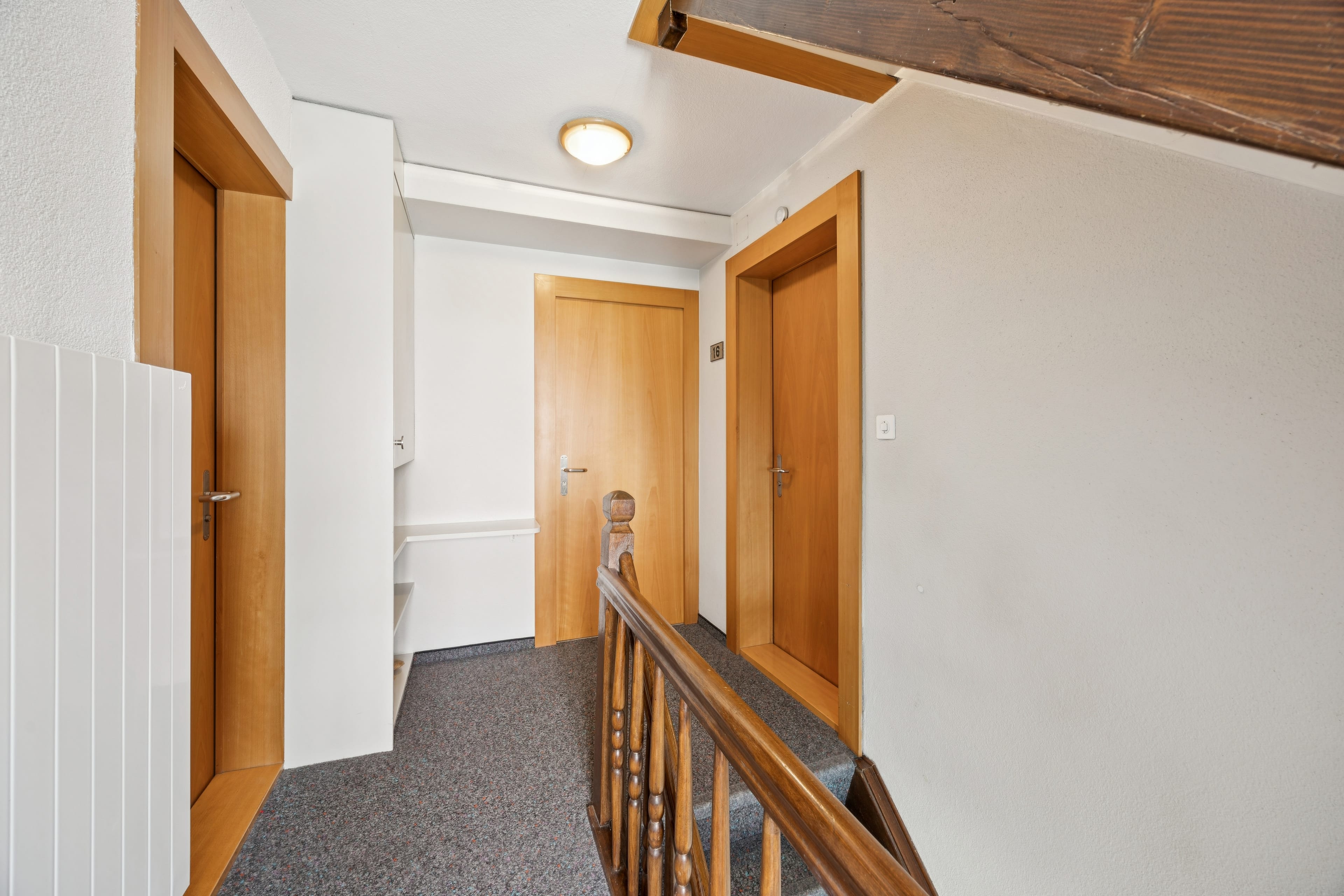 Vielseitiges Wohn- und Geschäftshaus - Oberentfelden, 10 Zimmer - 21