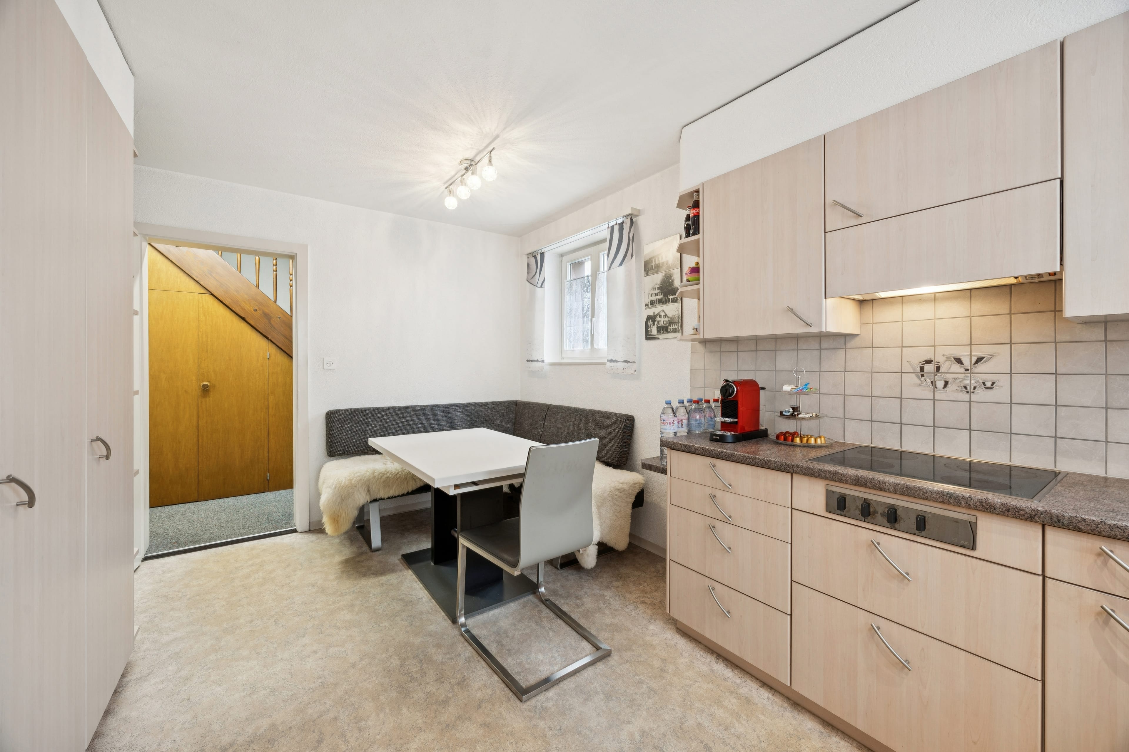 Vielseitiges Wohn- und Geschäftshaus - Oberentfelden, 10 Zimmer - 18