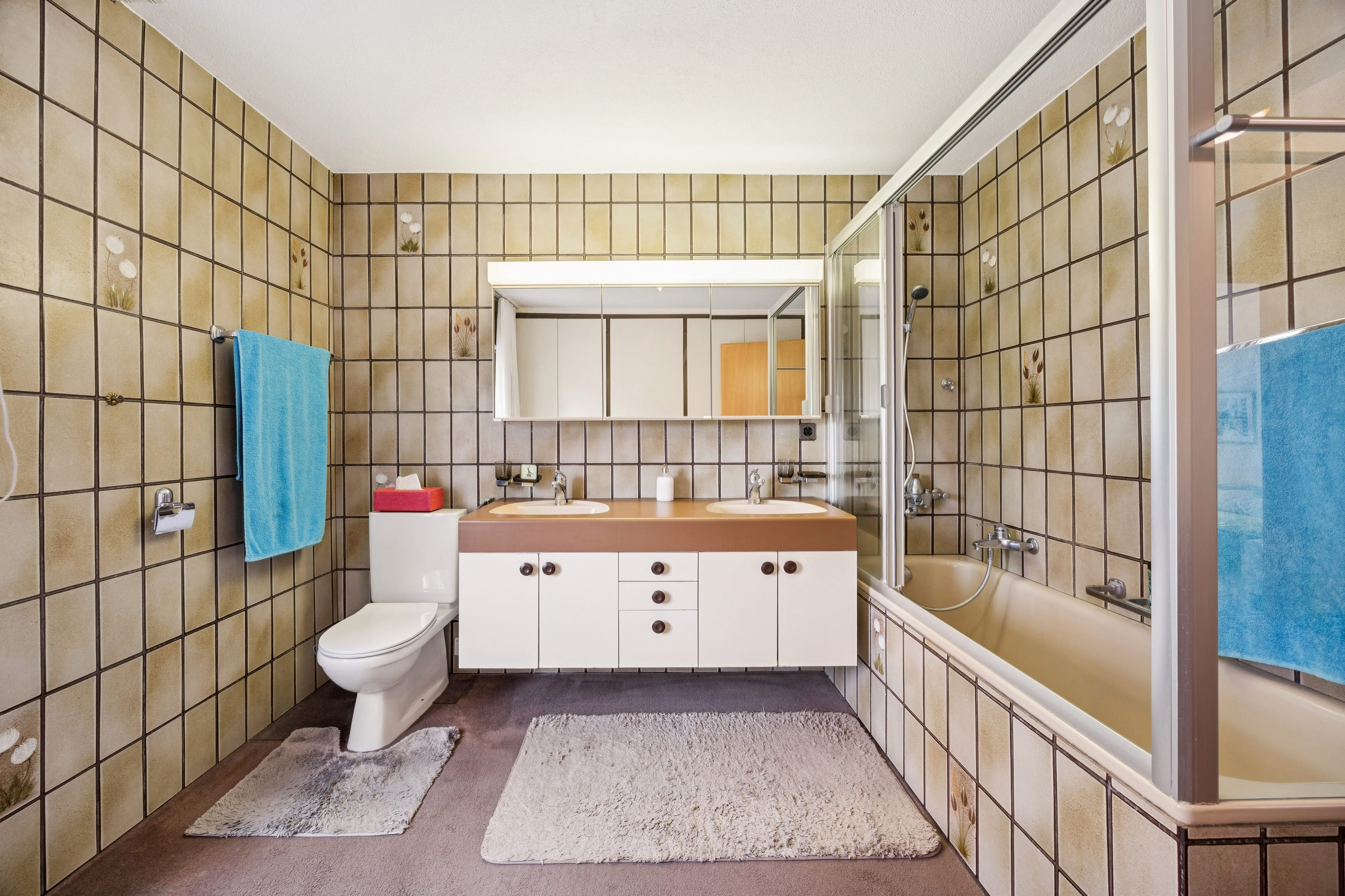 Vielseitiges Wohn- und Geschäftshaus - Oberentfelden, 10 Zimmer - 11
