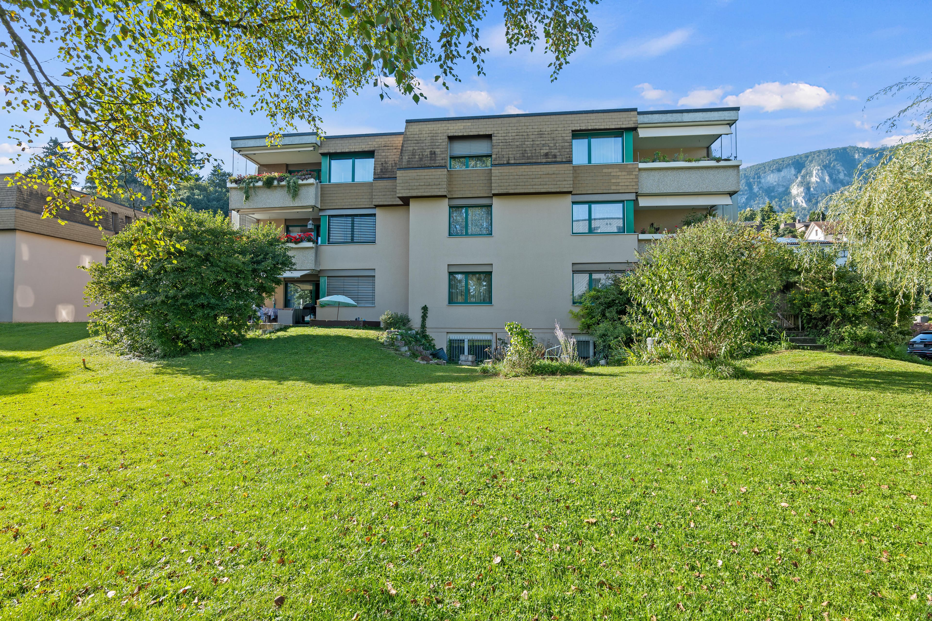 4,5 Zimmer Parterrewohnung - Bild 1