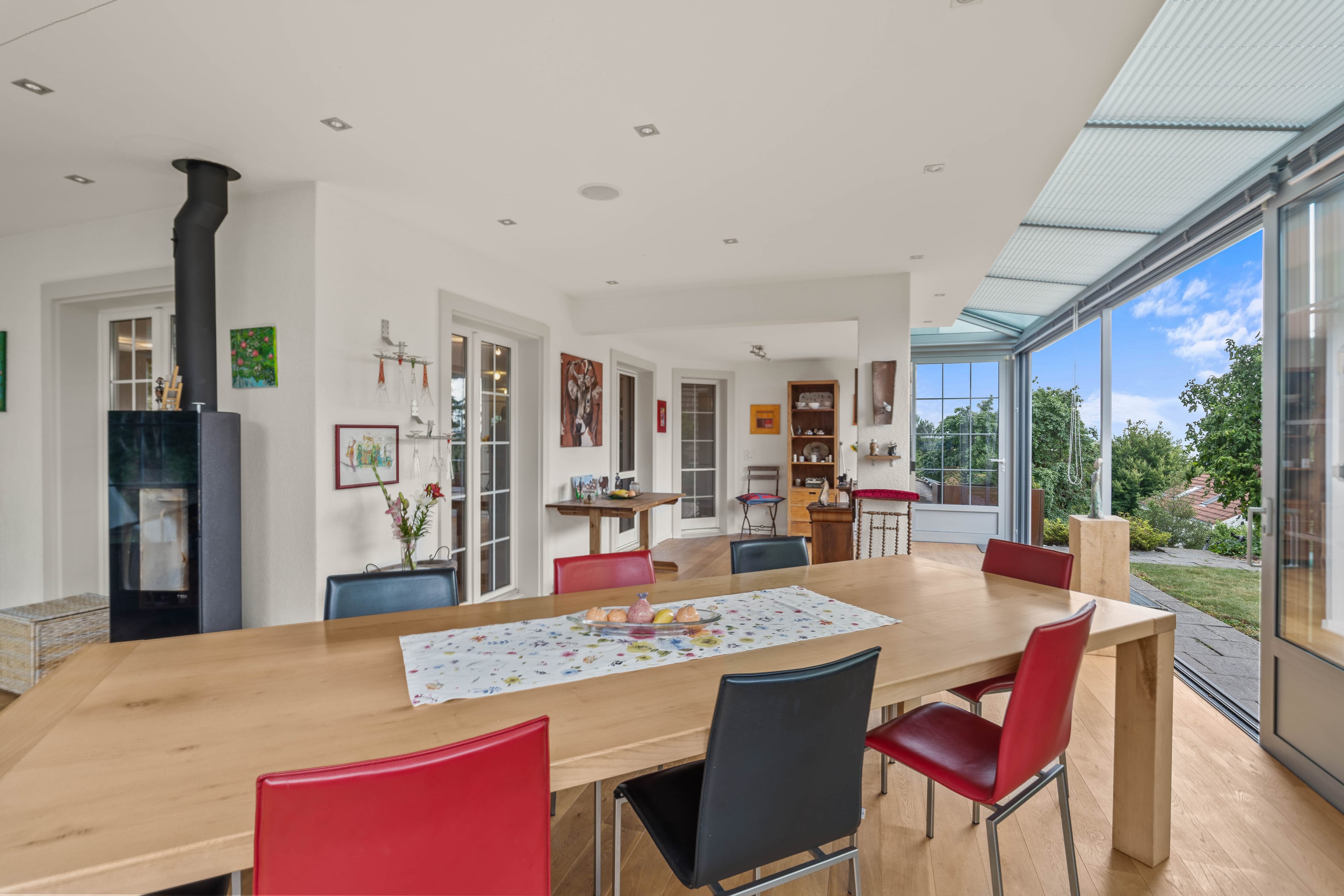 Exklusives 7.5-Zimmer-Einfamilienhaus mit Wintergarten und Solaranlage - 5