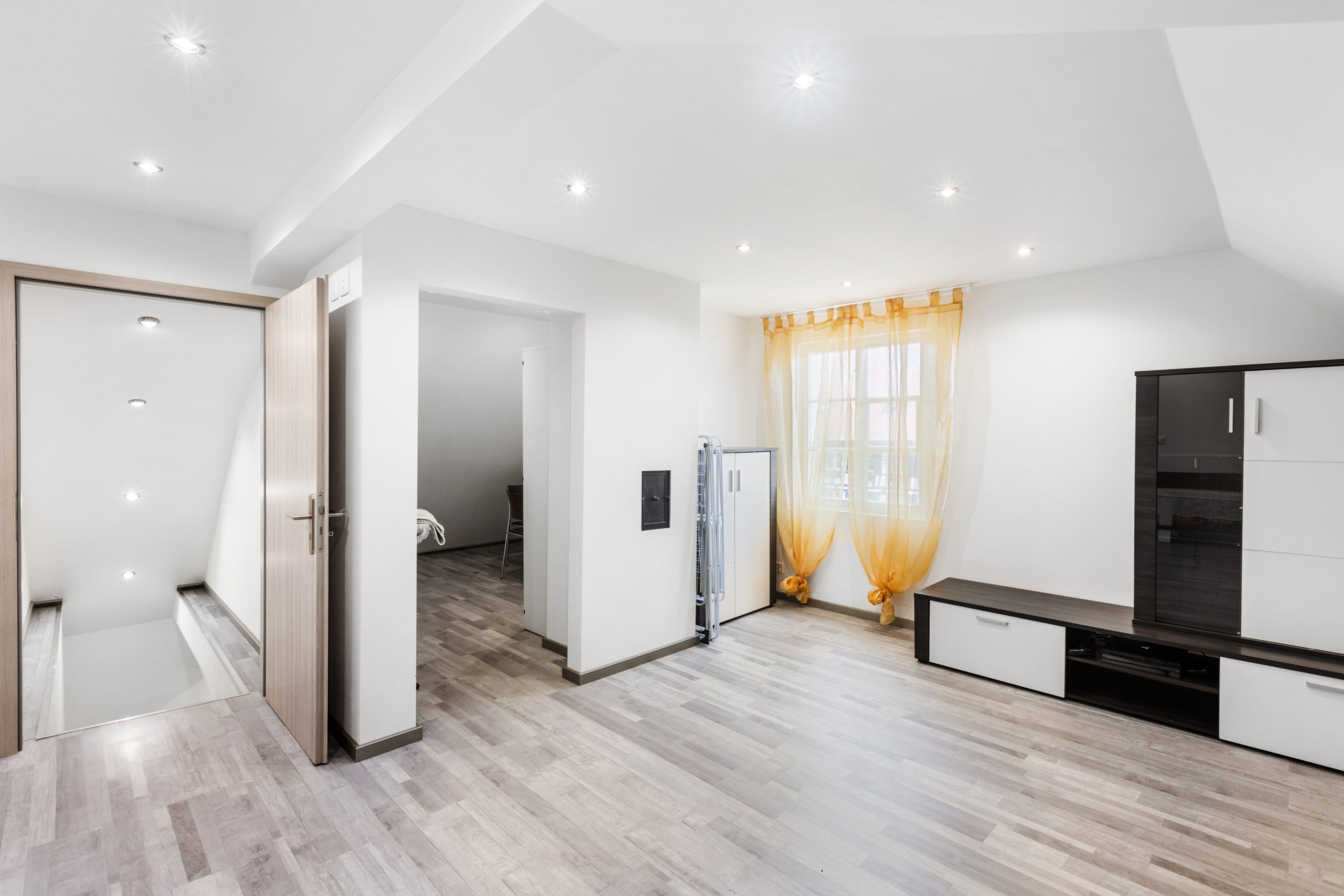 Charmantes 7-Zimmer-DEFH mit italienischem Flair und viel Komfort - 15