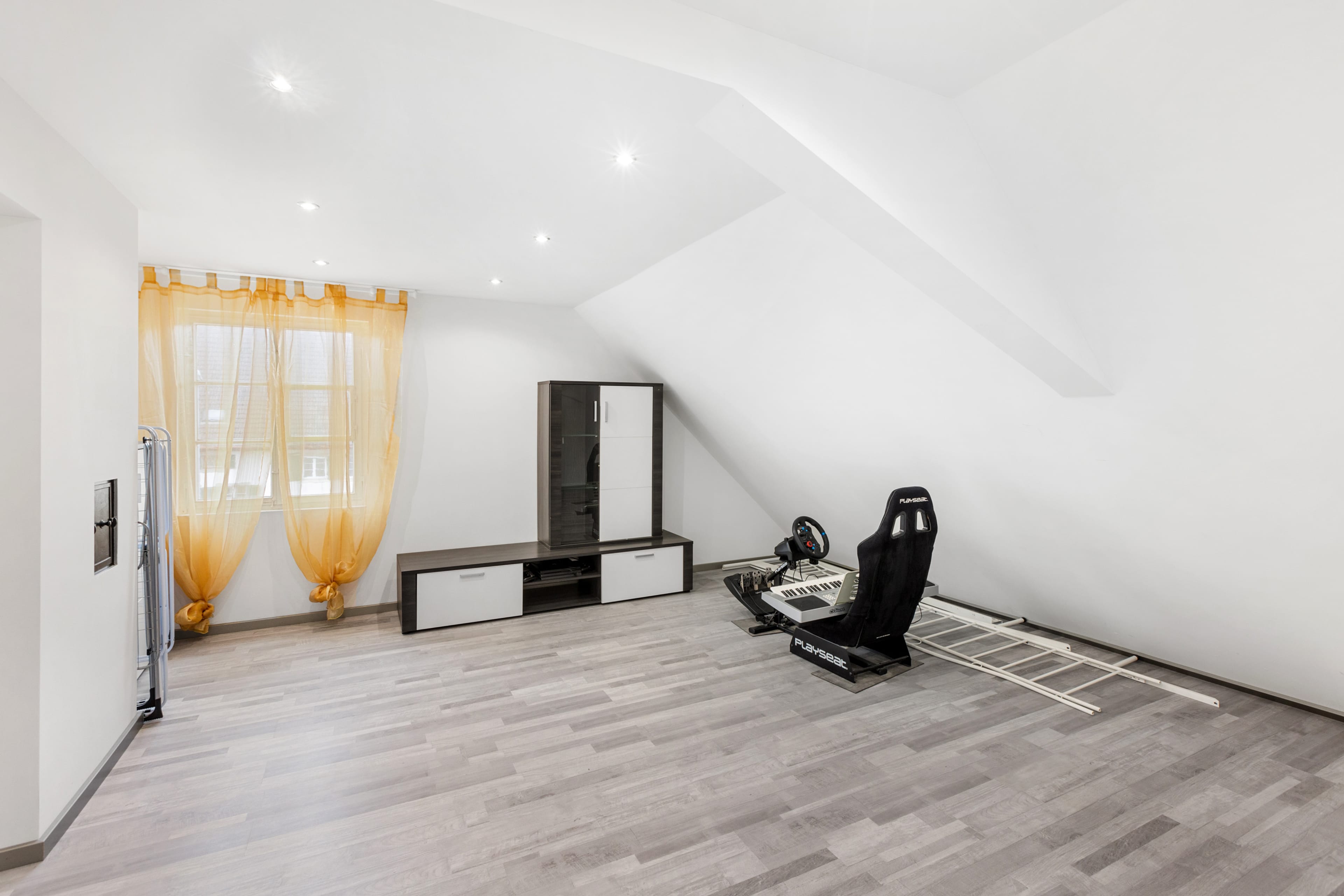 Charmantes 7-Zimmer-DEFH mit italienischem Flair und viel Komfort - 14