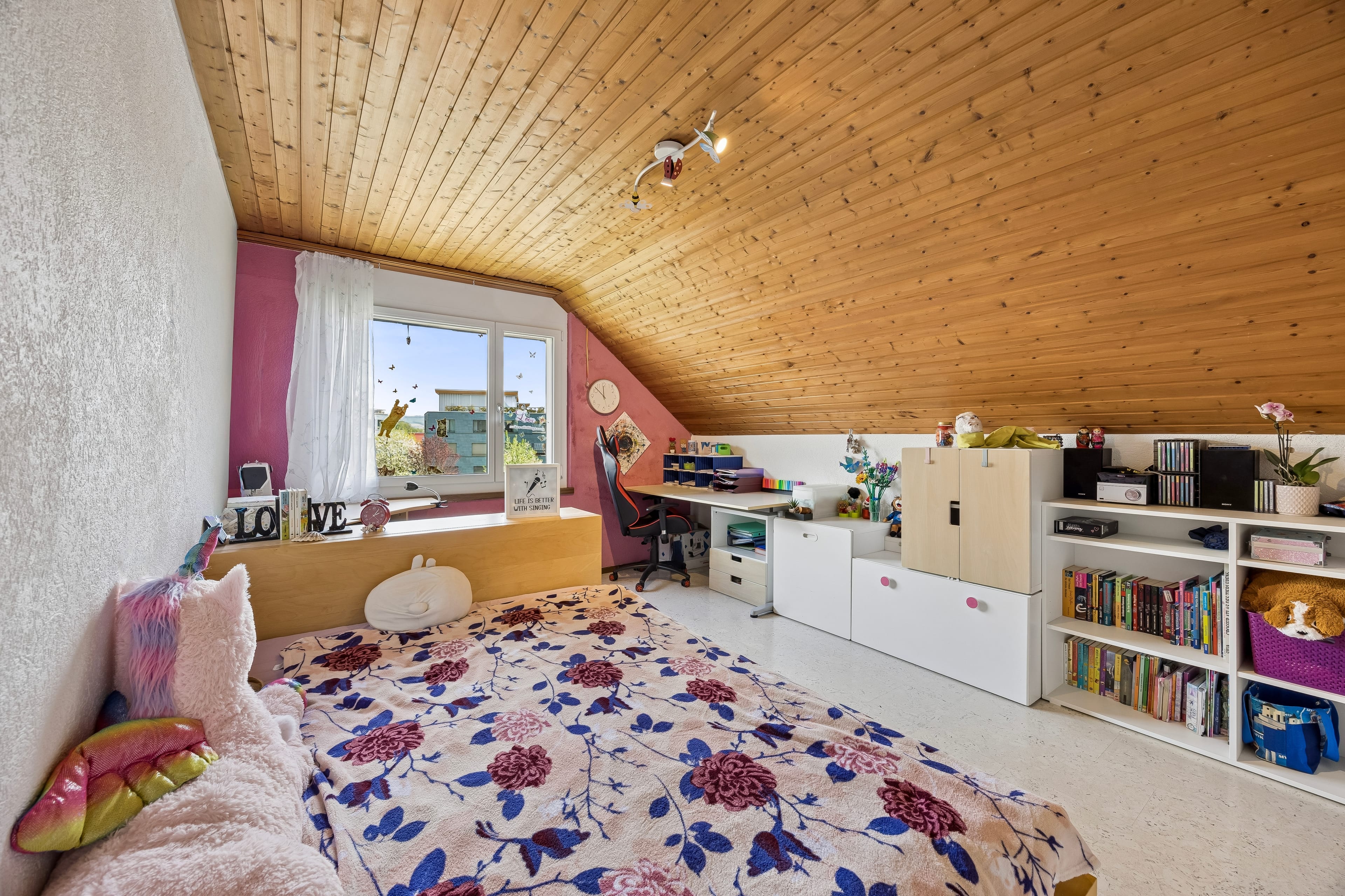 Freistehendes EFH mit 6.5 Zimmer und viel Umschwung - Bild 6