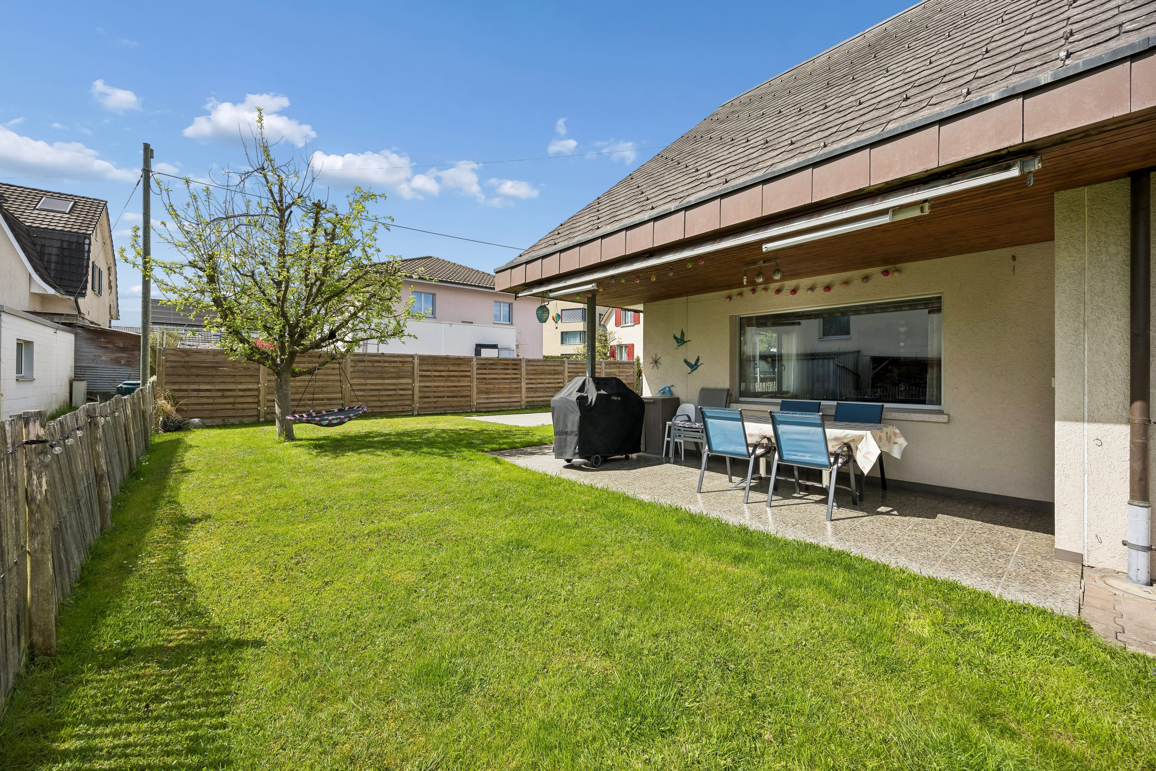 Freistehendes EFH mit 6.5 Zimmer und viel Umschwung - Bild 2